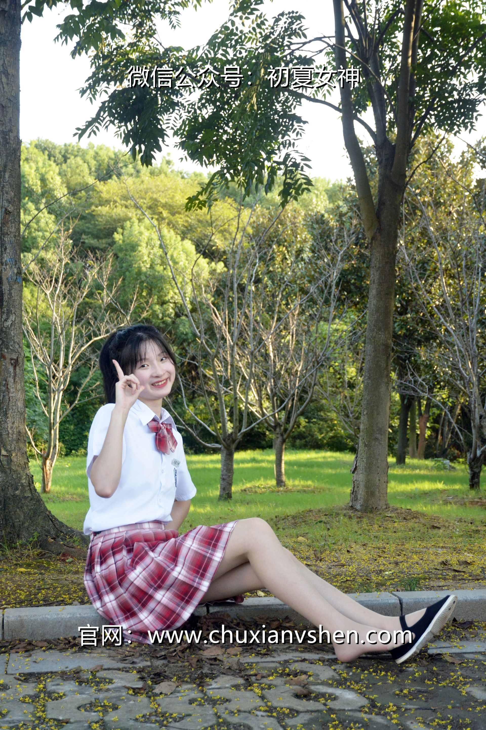 初夏女神 NO.092 安妮 草莓色JK[140P+1V／5.98GB]