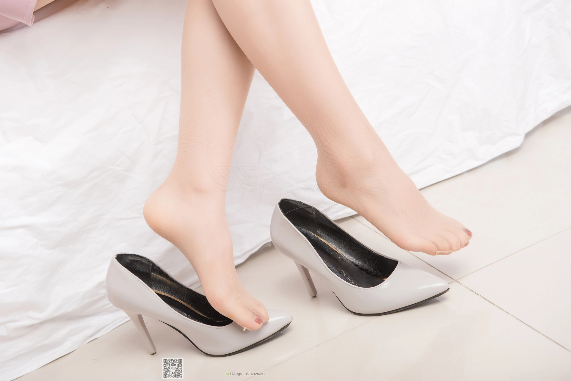 SSA丝社 超清写真 NO.027 琪琪 肉色开档丝袜 清纯美女的诱惑[99P-887MB]