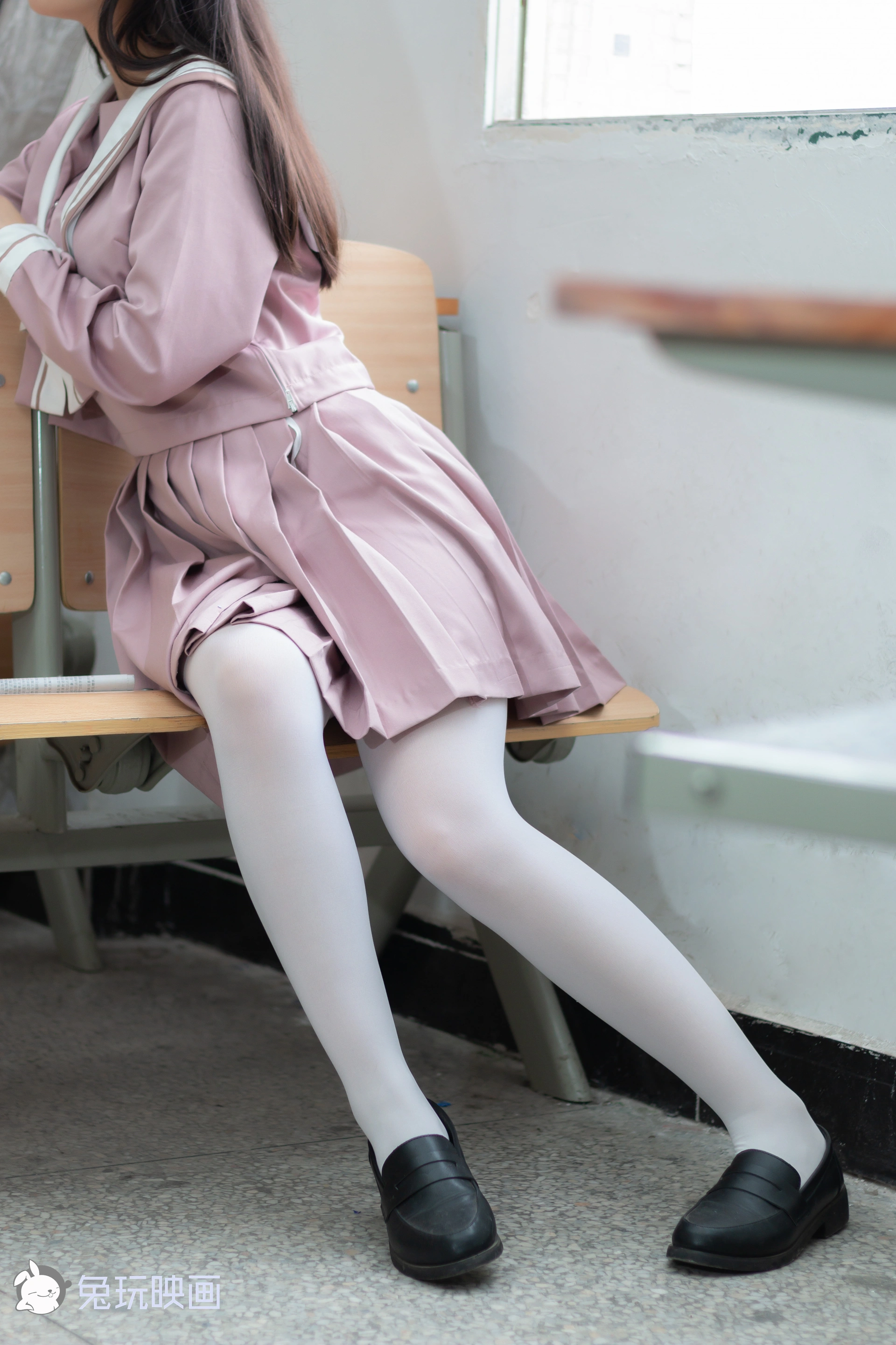 C05.003 粉色JK小姐姐 [49P-304MB]