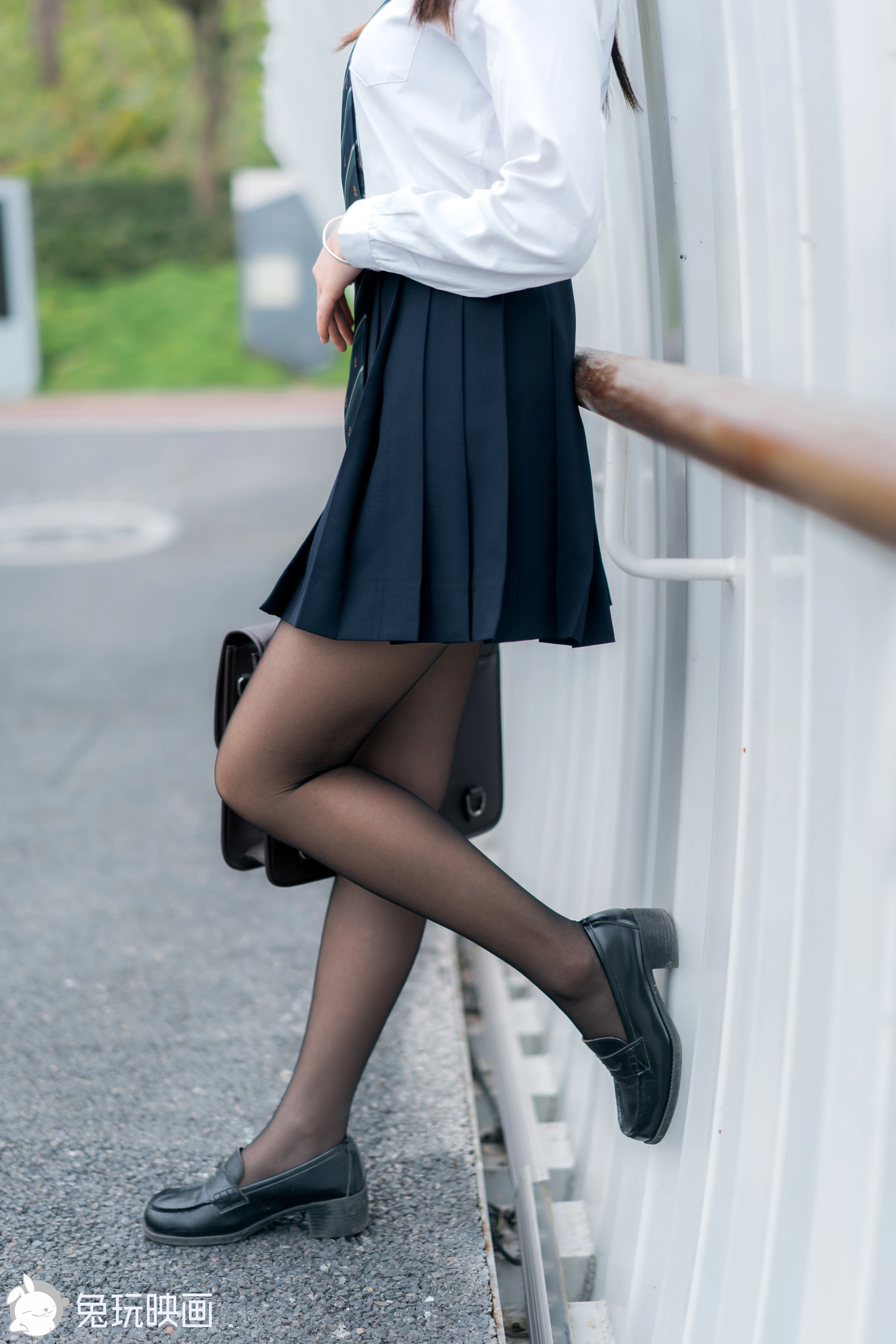 C20.006 黑丝制服少女 [37P-420MB]