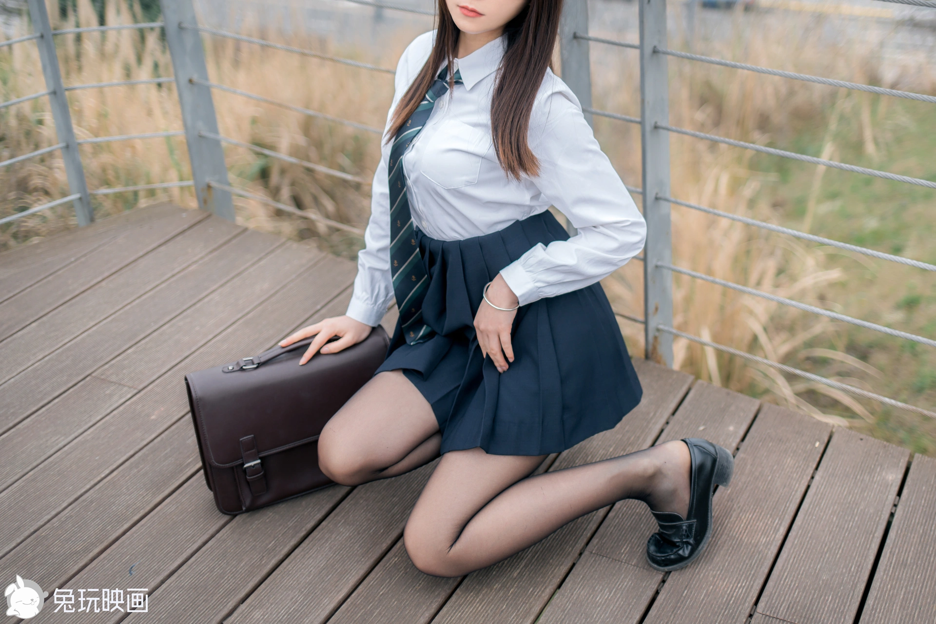 C20.006 黑丝制服少女 [37P-420MB]