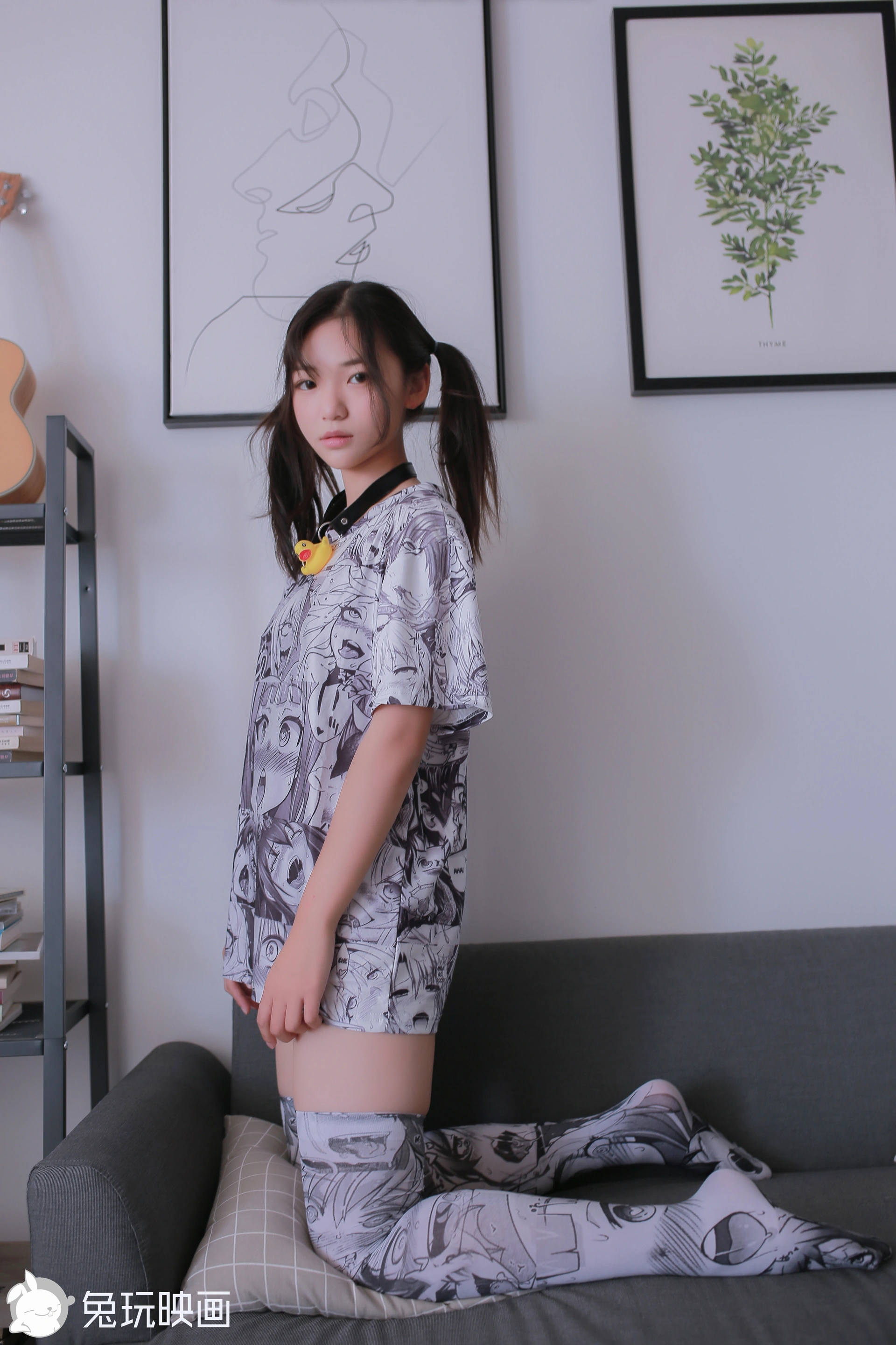 D61.005 兔玩映画 漫画袜子和粉色套装 [44P-419MB]