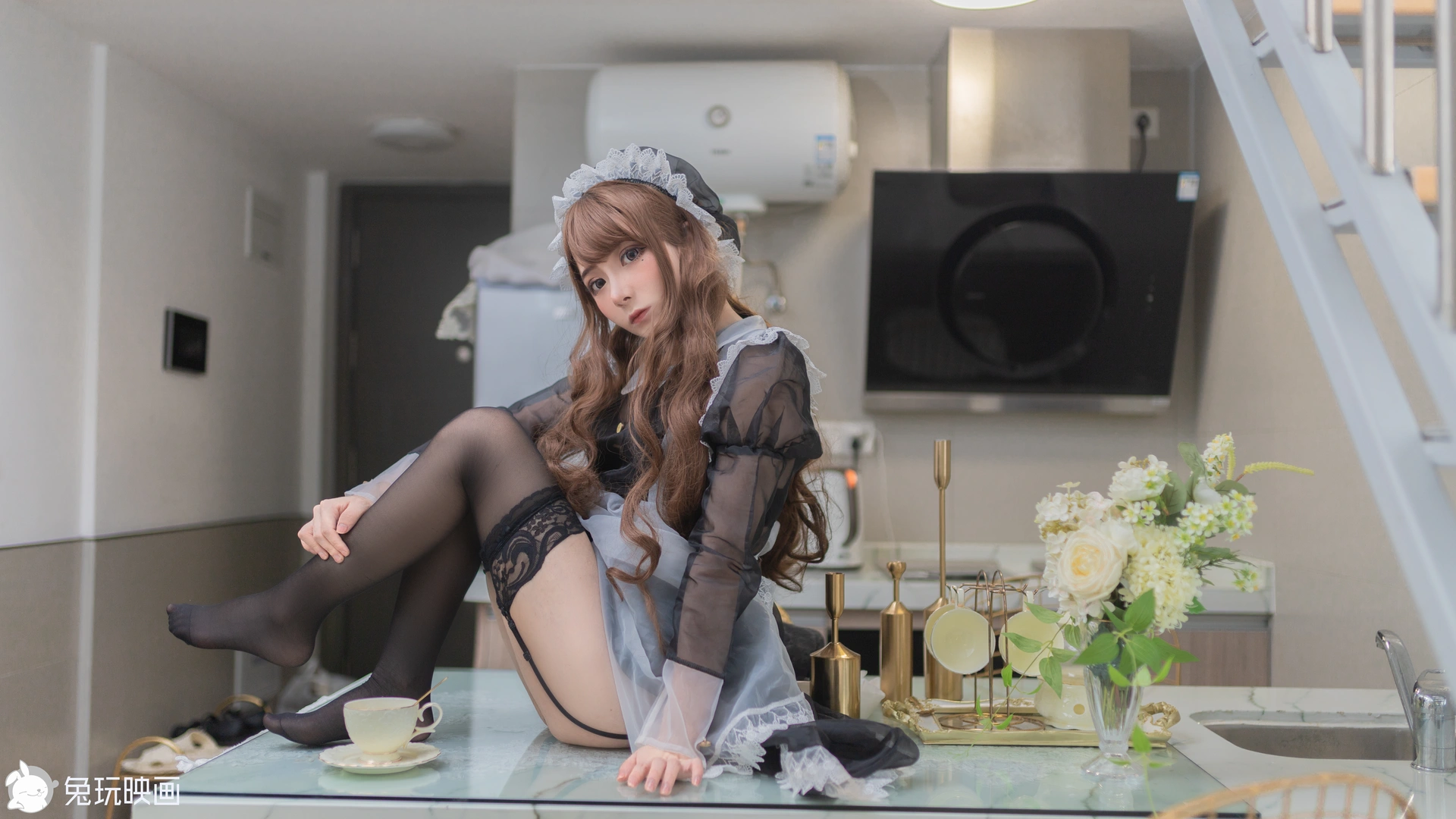 C44.005 透明女仆和黑色旗袍 [49P-704MB]
