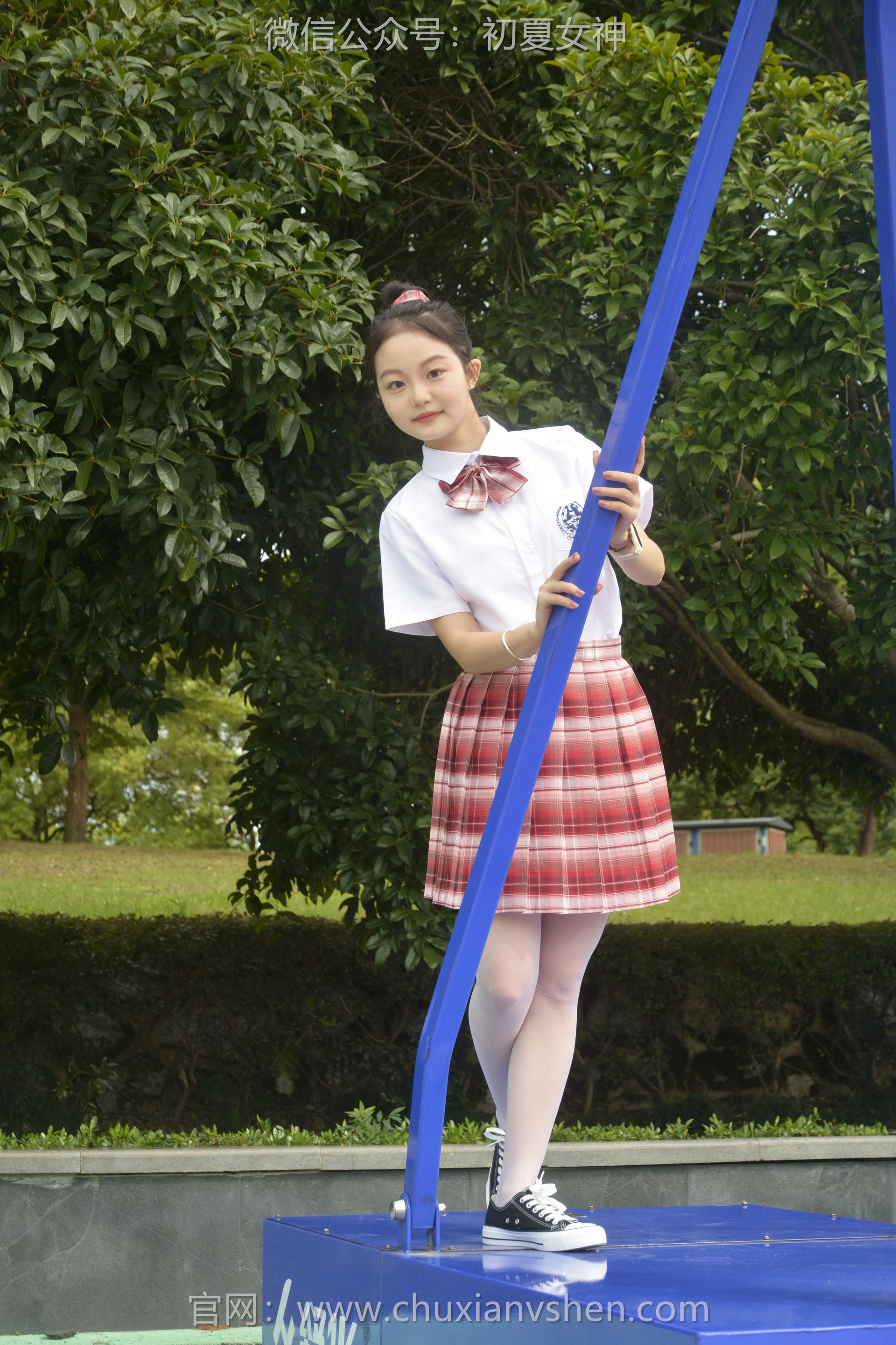 初夏女神 NO.091 双双 大红JK套[130P+1V／4.98GB]