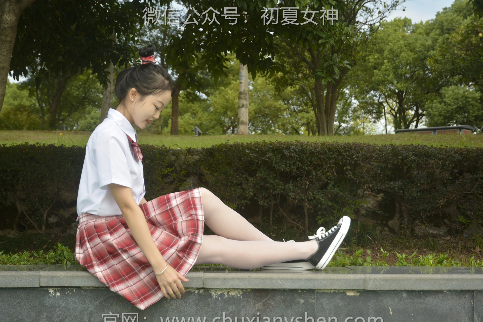 初夏女神 NO.091 双双 大红JK套[130P+1V／4.98GB]
