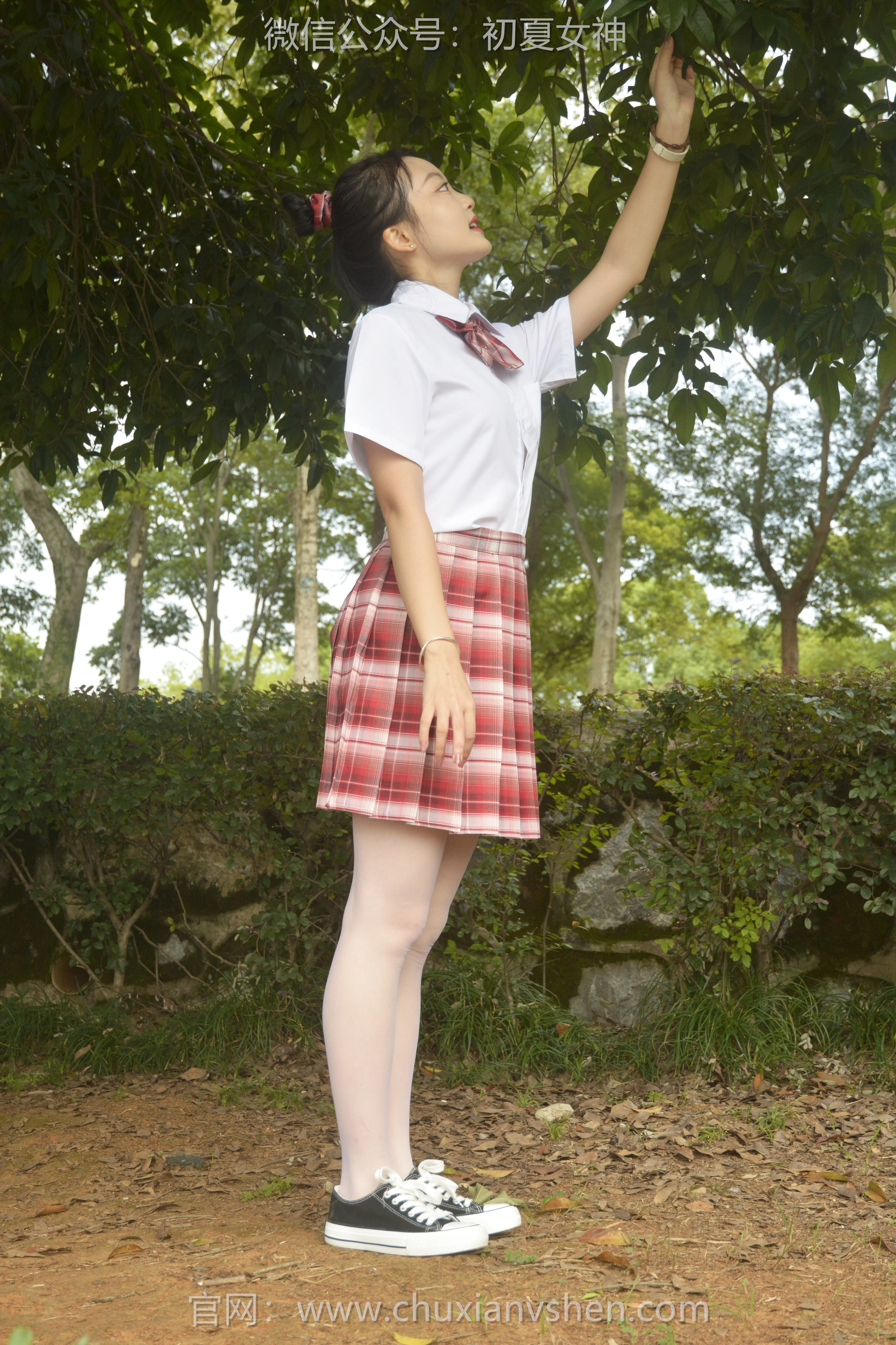 初夏女神 NO.091 双双 大红JK套[130P+1V／4.98GB]