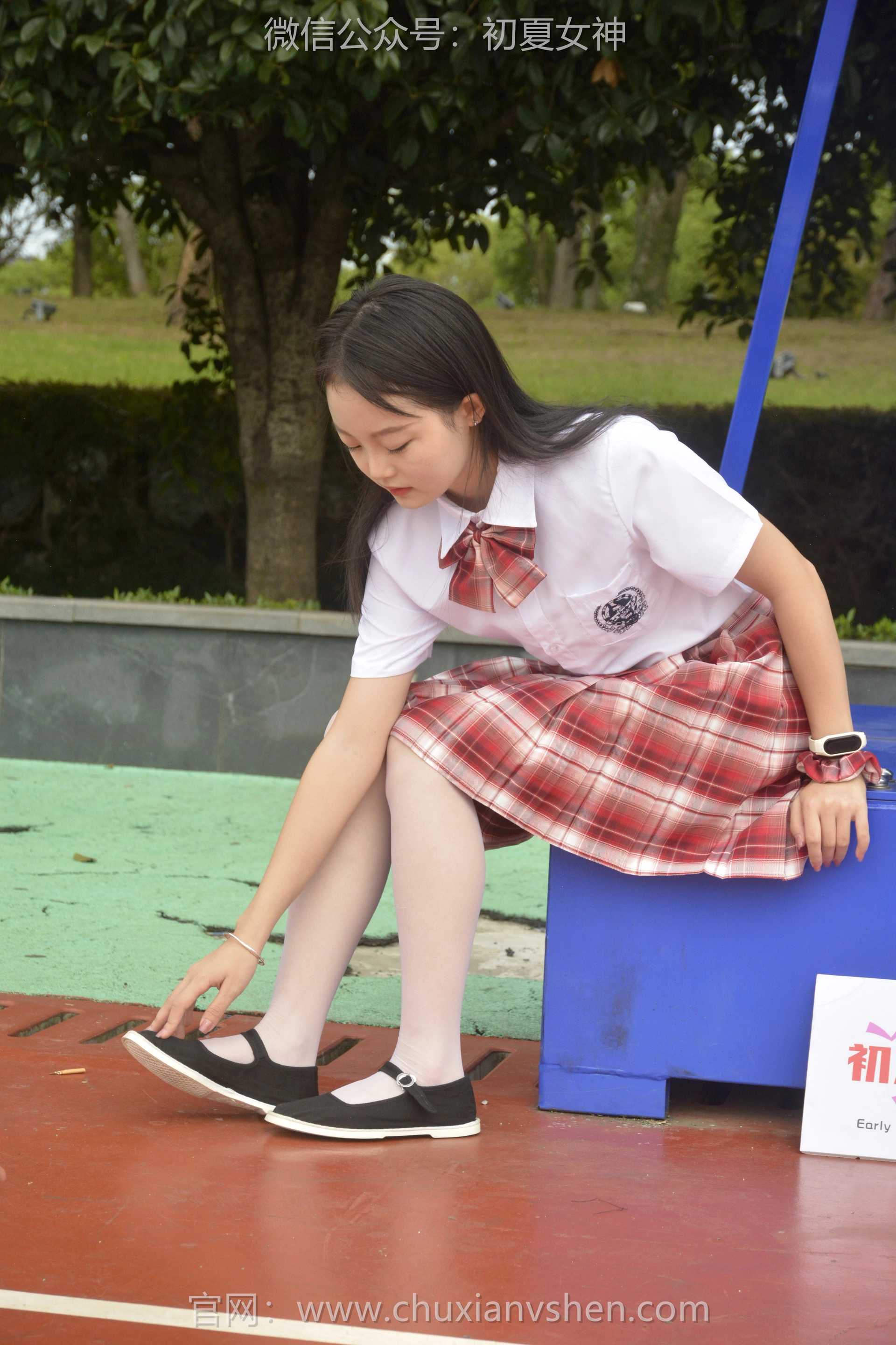 初夏女神 NO.091 双双 大红JK套[130P+1V／4.98GB]