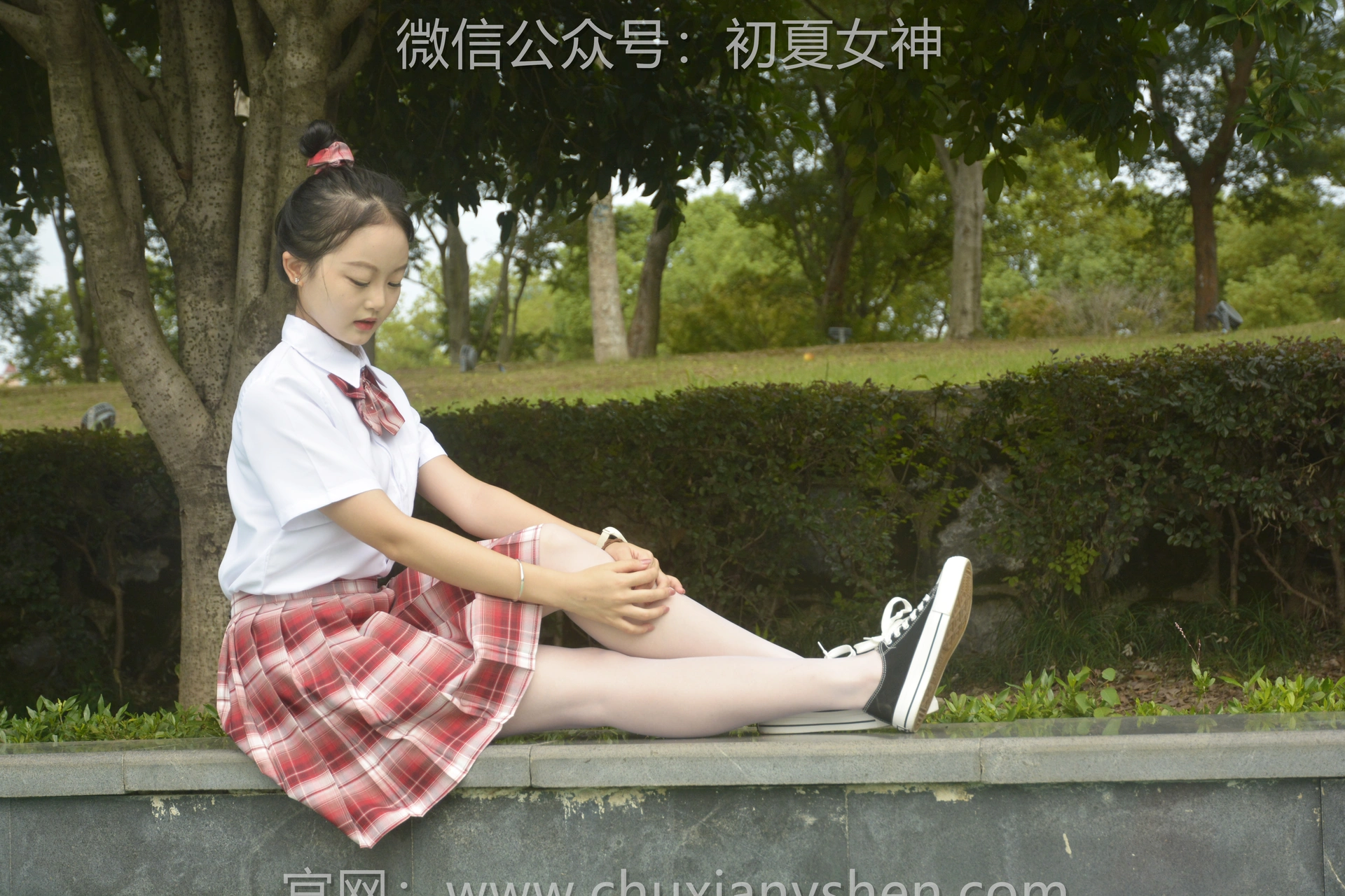 初夏女神 NO.091 双双 大红JK套[130P+1V／4.98GB]