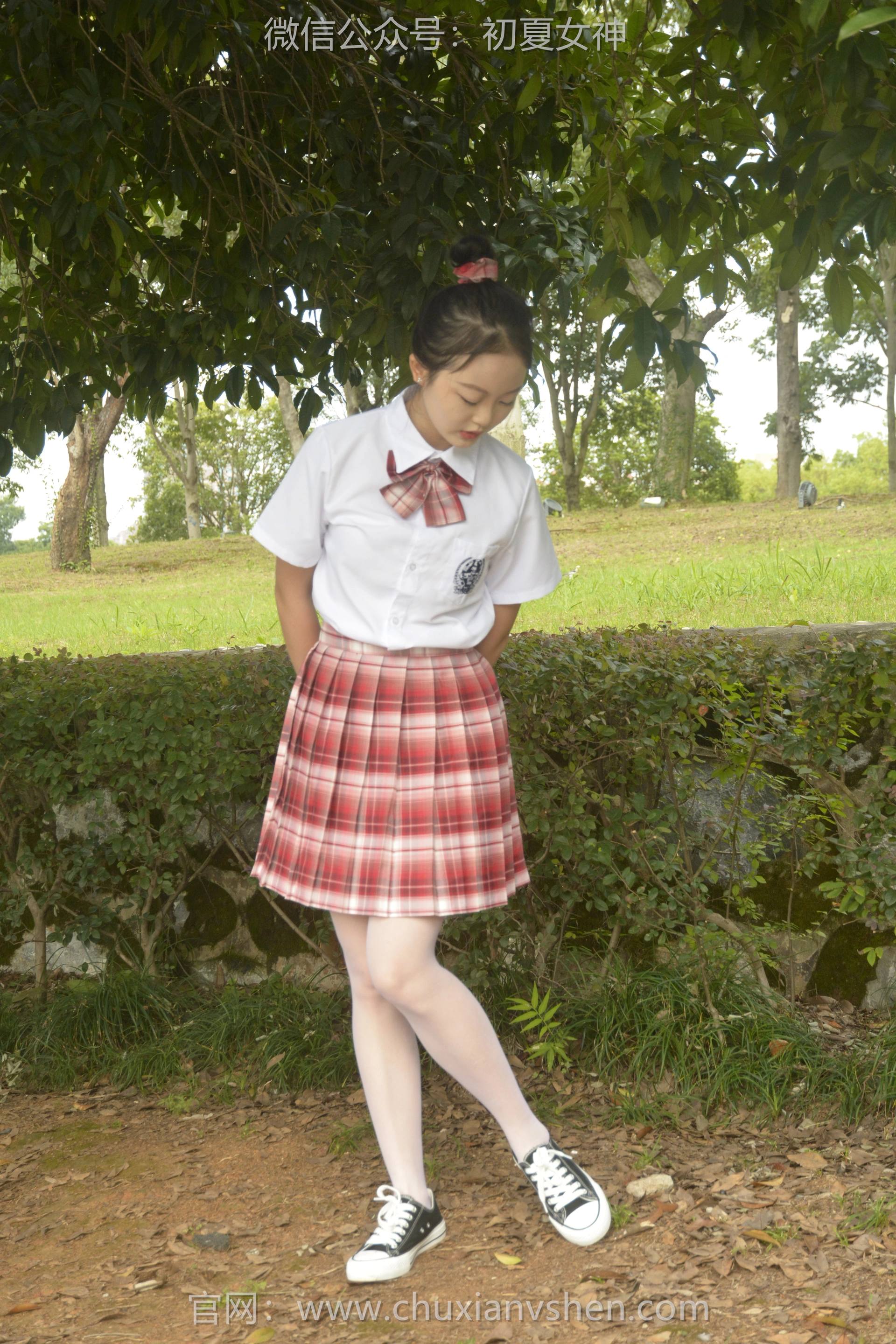 初夏女神 NO.091 双双 大红JK套[130P+1V／4.98GB]