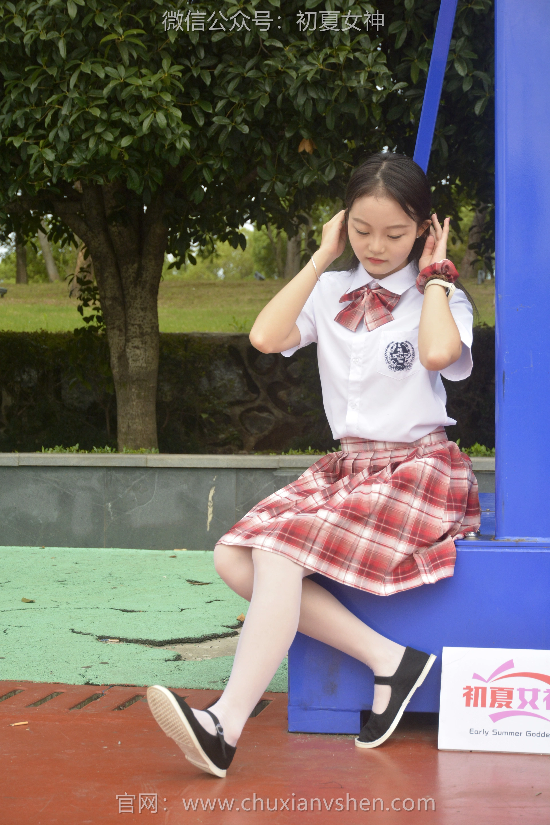 初夏女神 NO.091 双双 大红JK套[130P+1V／4.98GB]