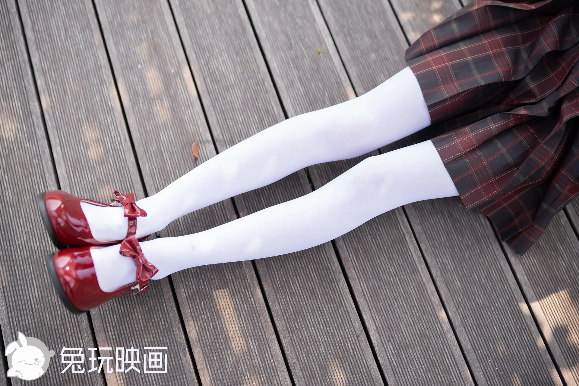 D52.001 白丝和小红鞋 [40P-112MB]