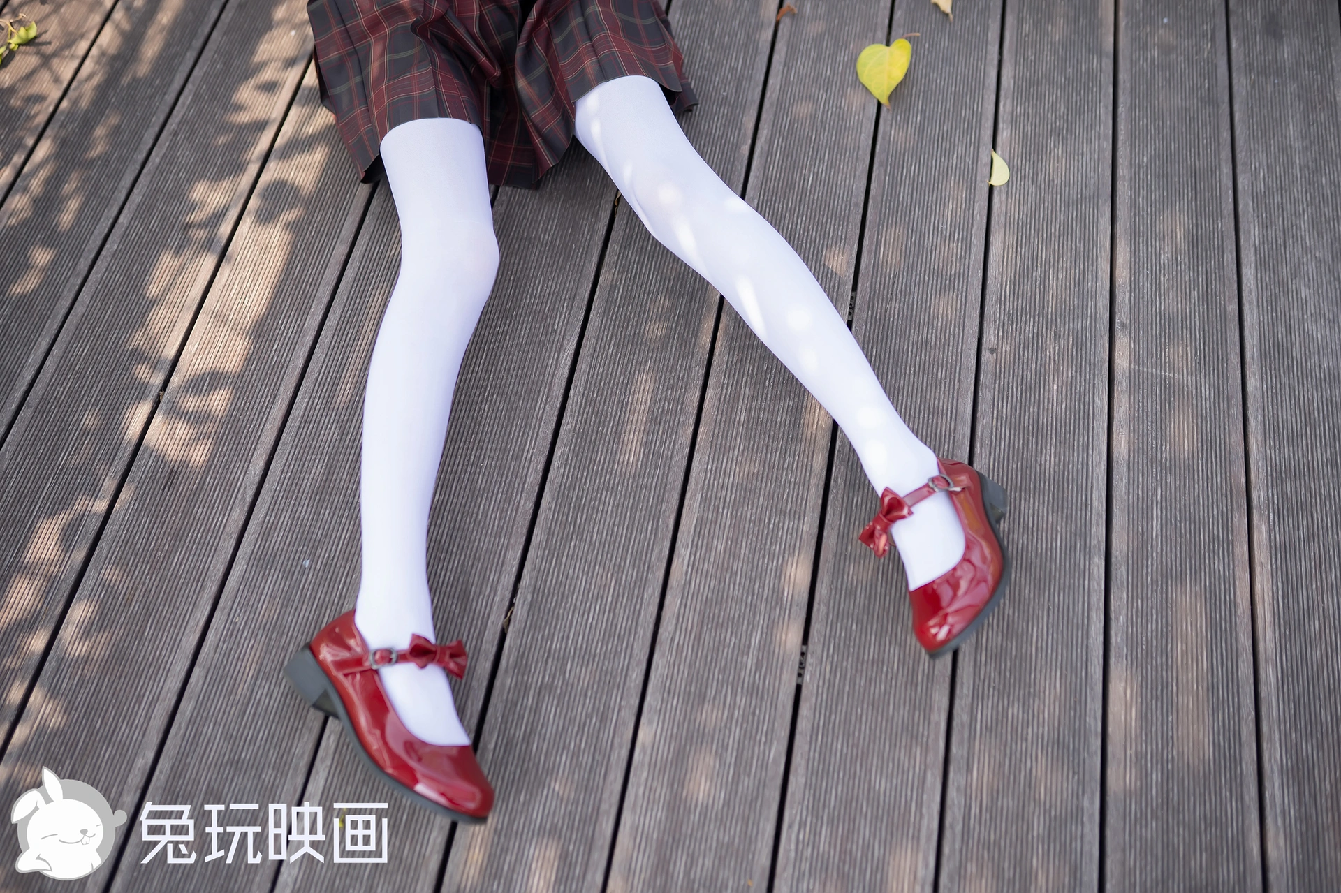D52.001 白丝和小红鞋 [40P-112MB]
