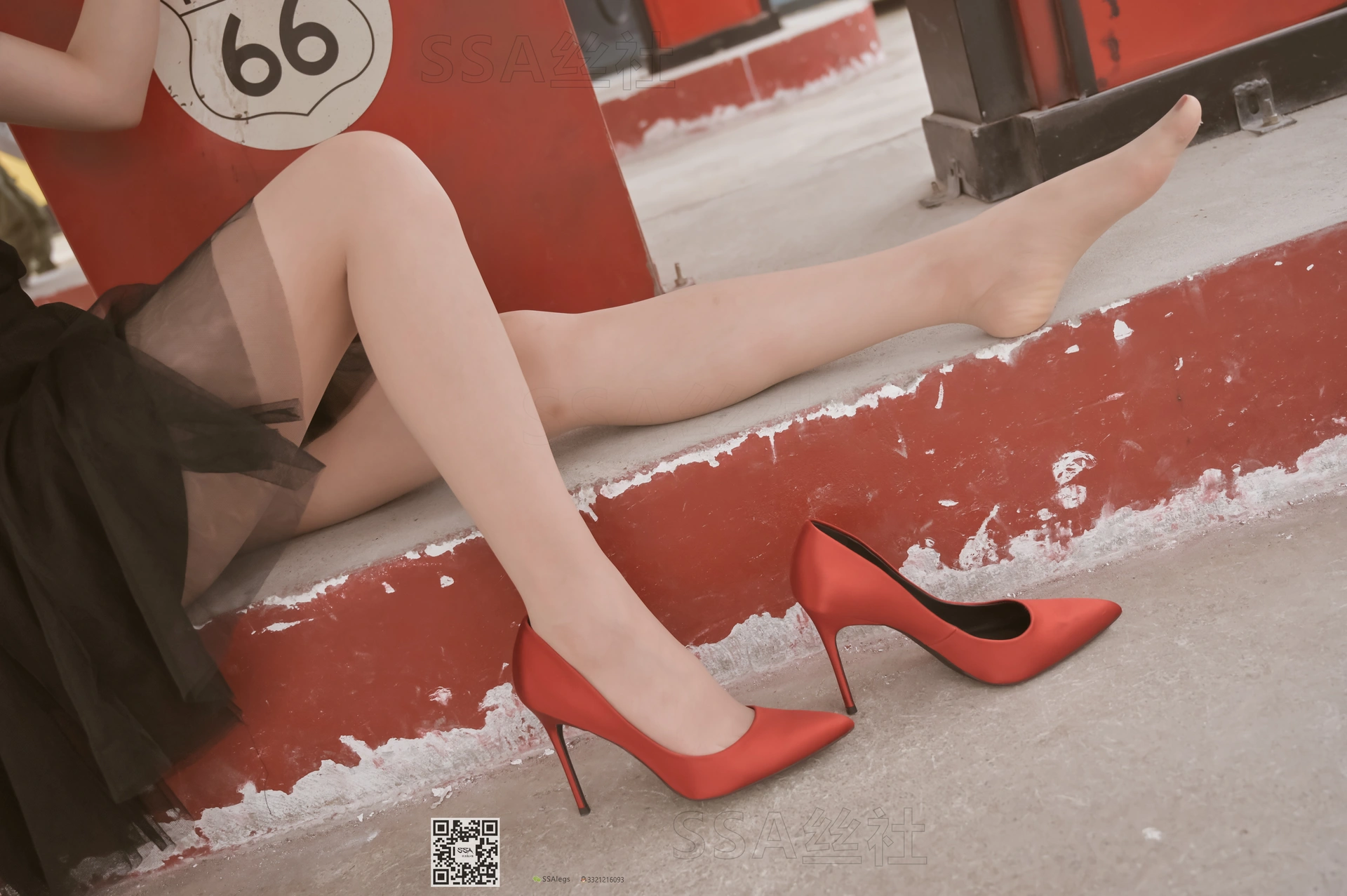 SSA丝社 超清写真 NO.097 雪梨 腿模雪梨街拍红色高跟鞋肉丝[120P-783MB]