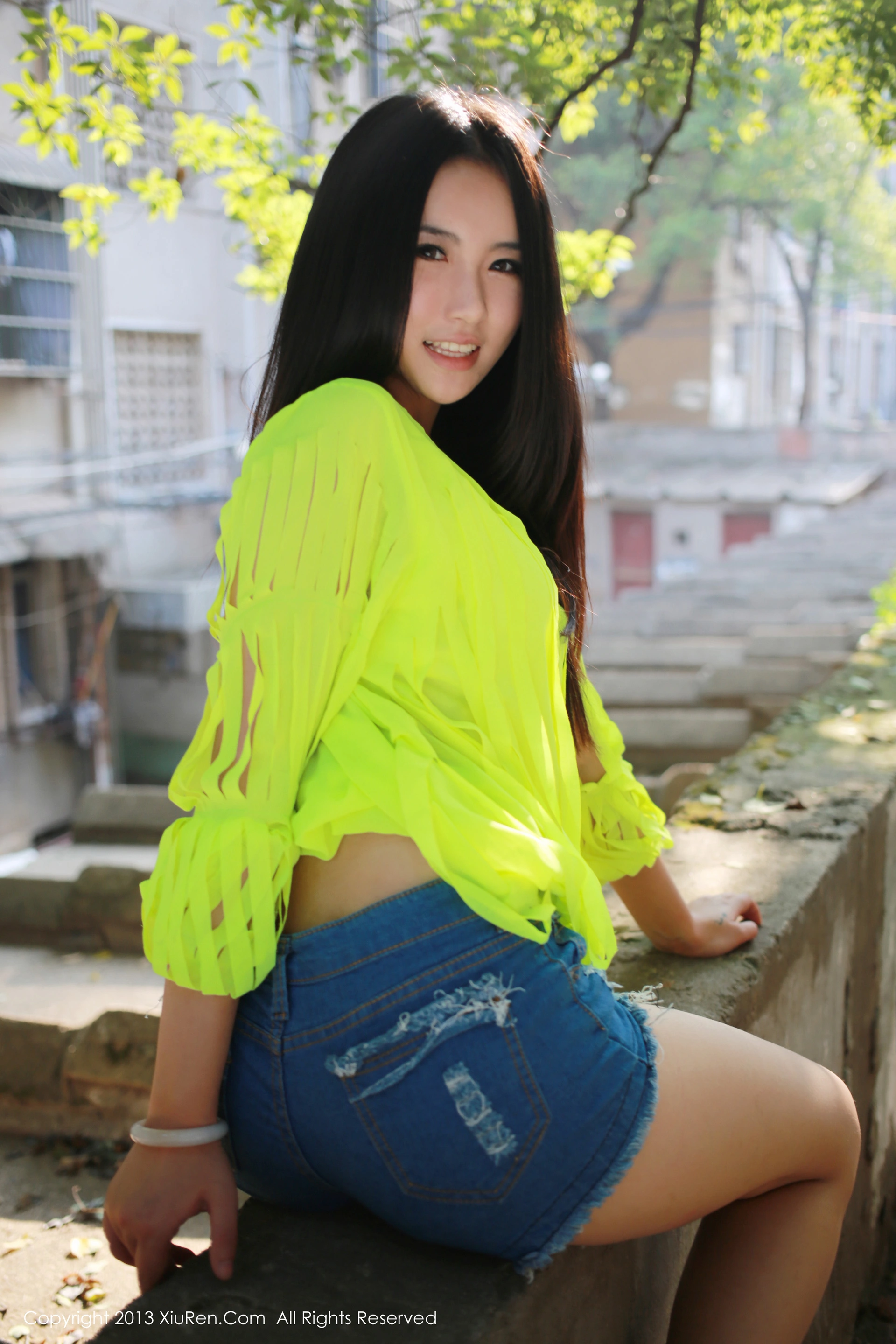 XiuRen秀人网 2013.09.24 No.017 MOON嘉依