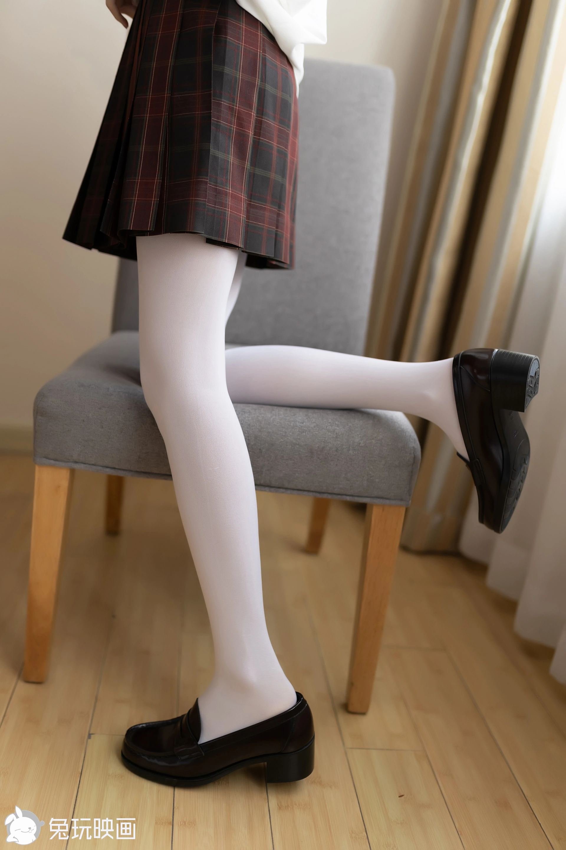C41.001 白丝和制服裙 [40P-85MB]