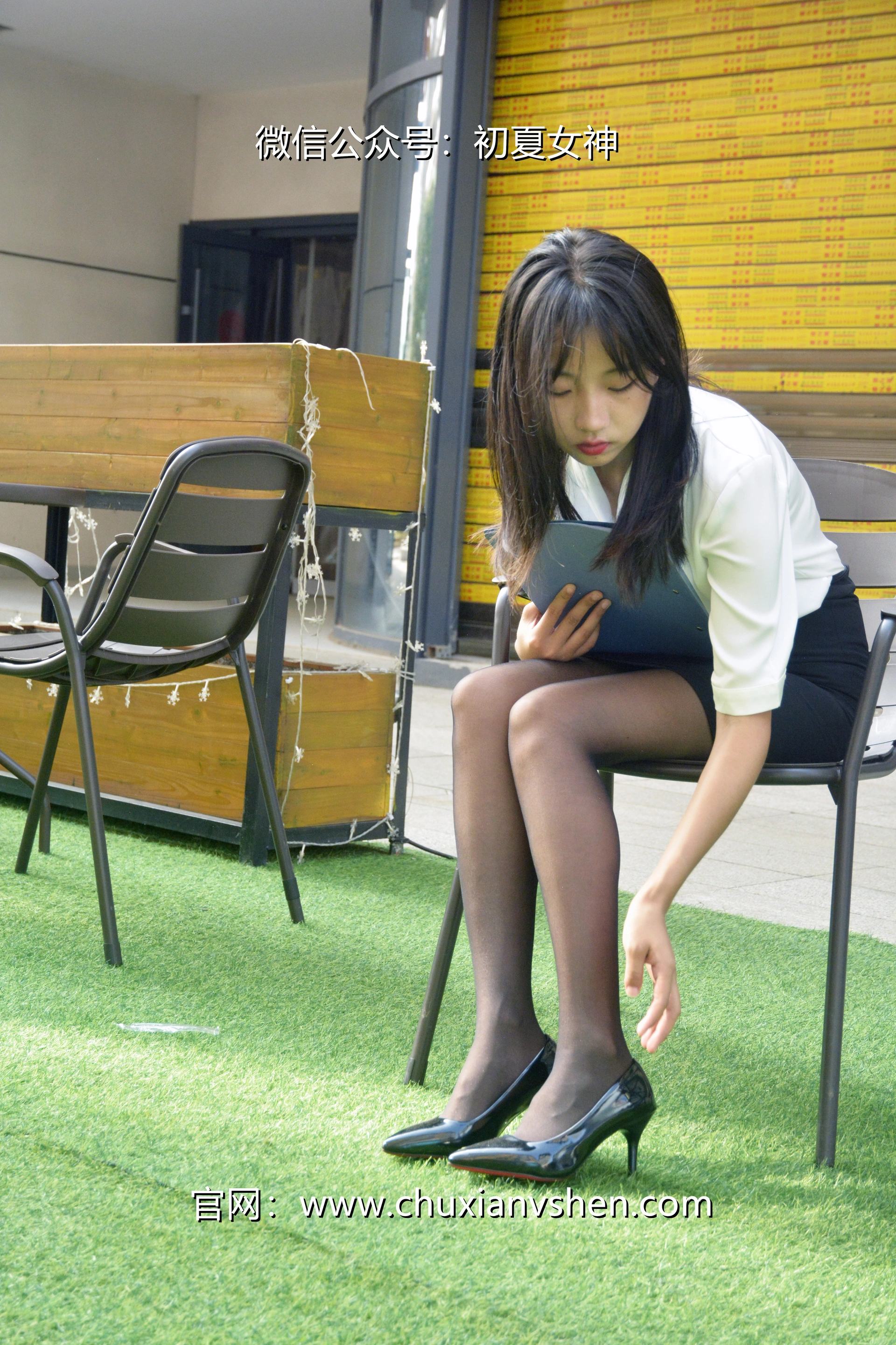 初夏女神 NO.021 点点 黑白正装[140P+1V／5.48GB]