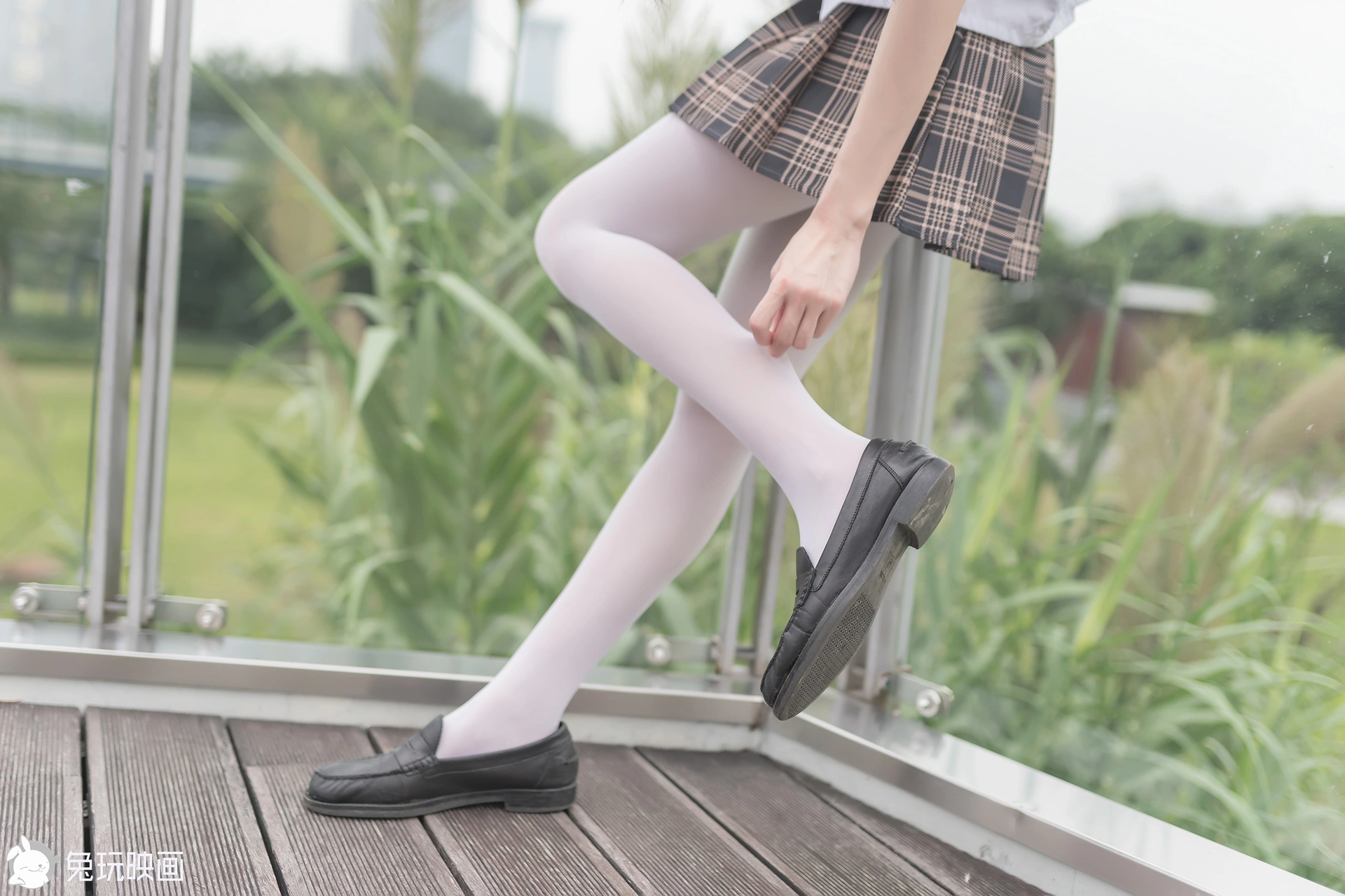 C26.007 芦苇丛里的白丝 [40P-104MB]