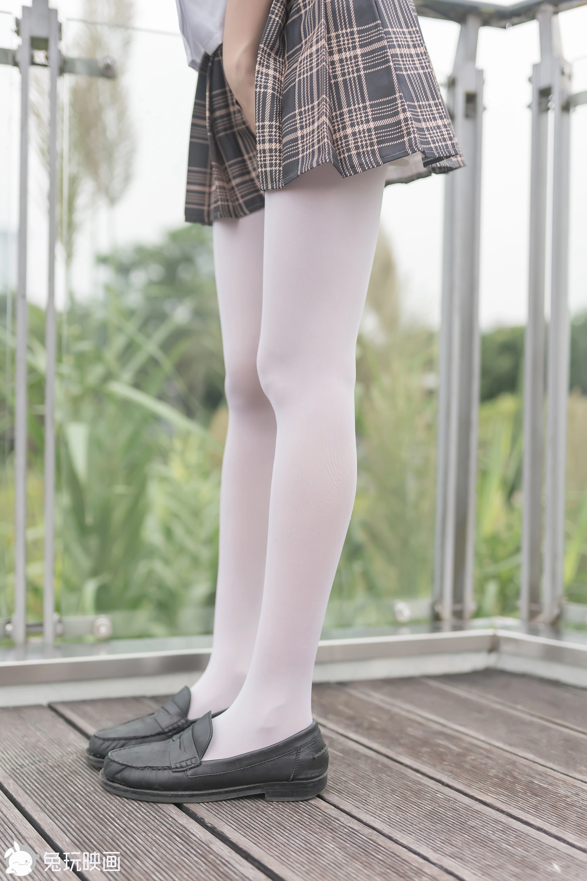 C26.007 芦苇丛里的白丝 [40P-104MB]