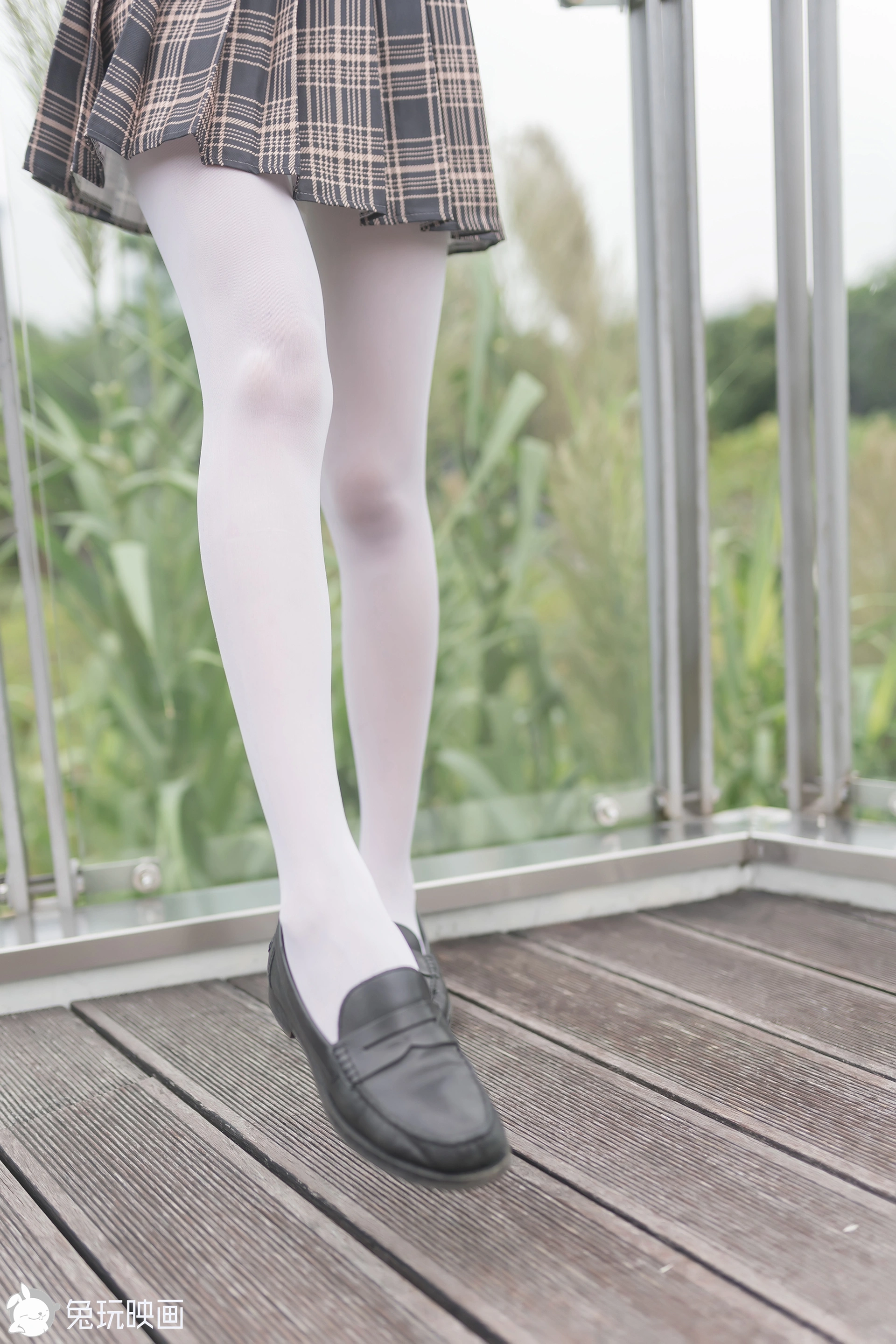 C26.007 芦苇丛里的白丝 [40P-104MB]