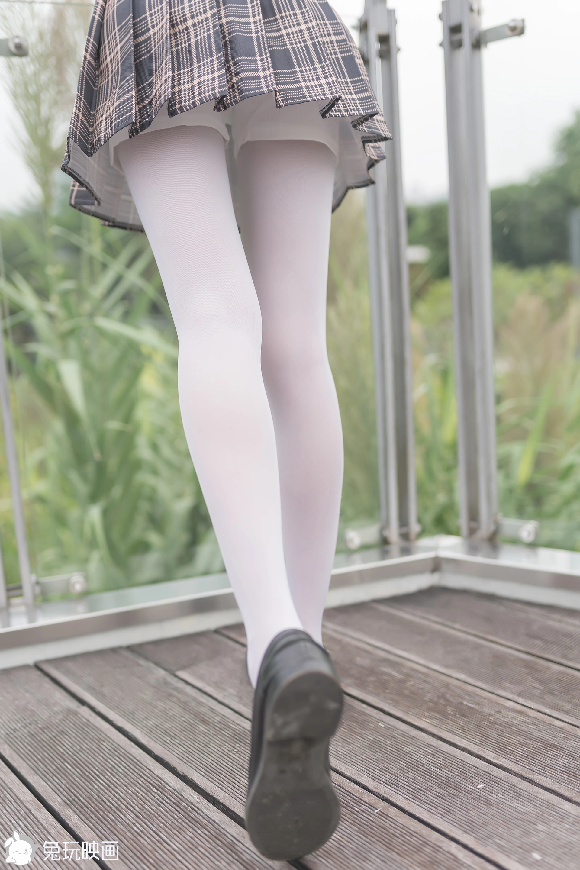 C26.007 芦苇丛里的白丝 [40P-104MB]