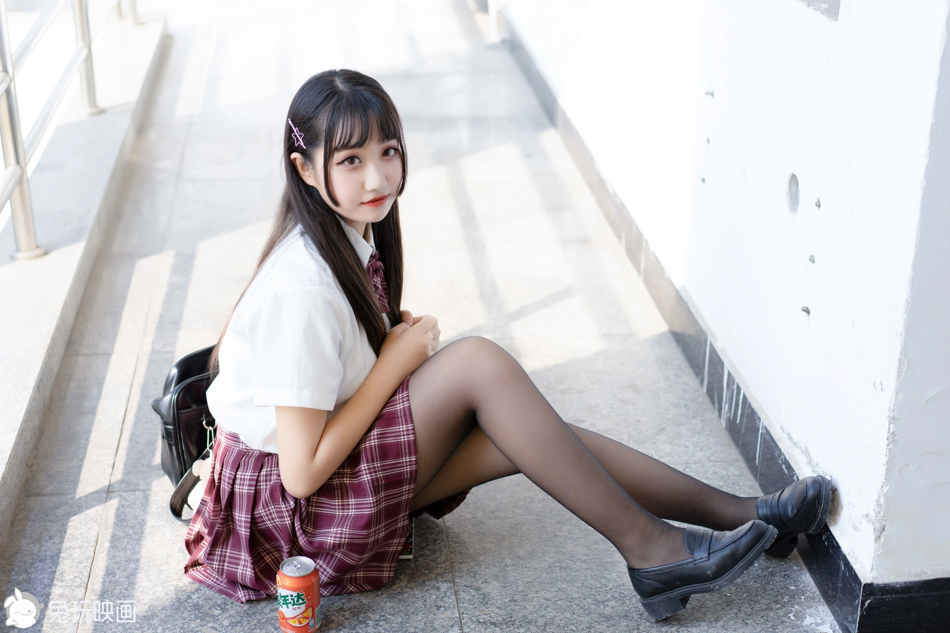 C28.003 超甜的制服学妹 [44P-348MB]