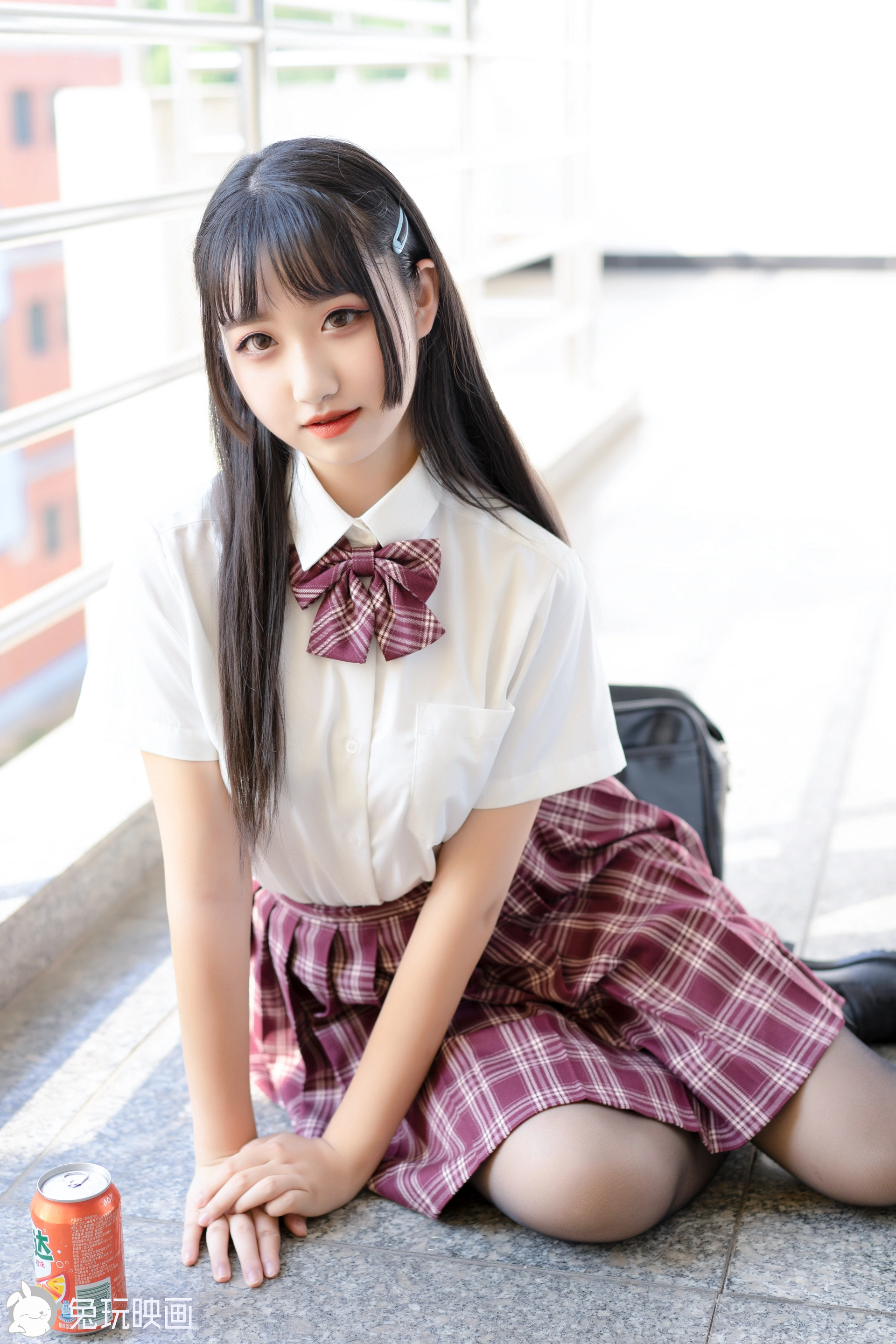 C28.003 超甜的制服学妹 [44P-348MB]