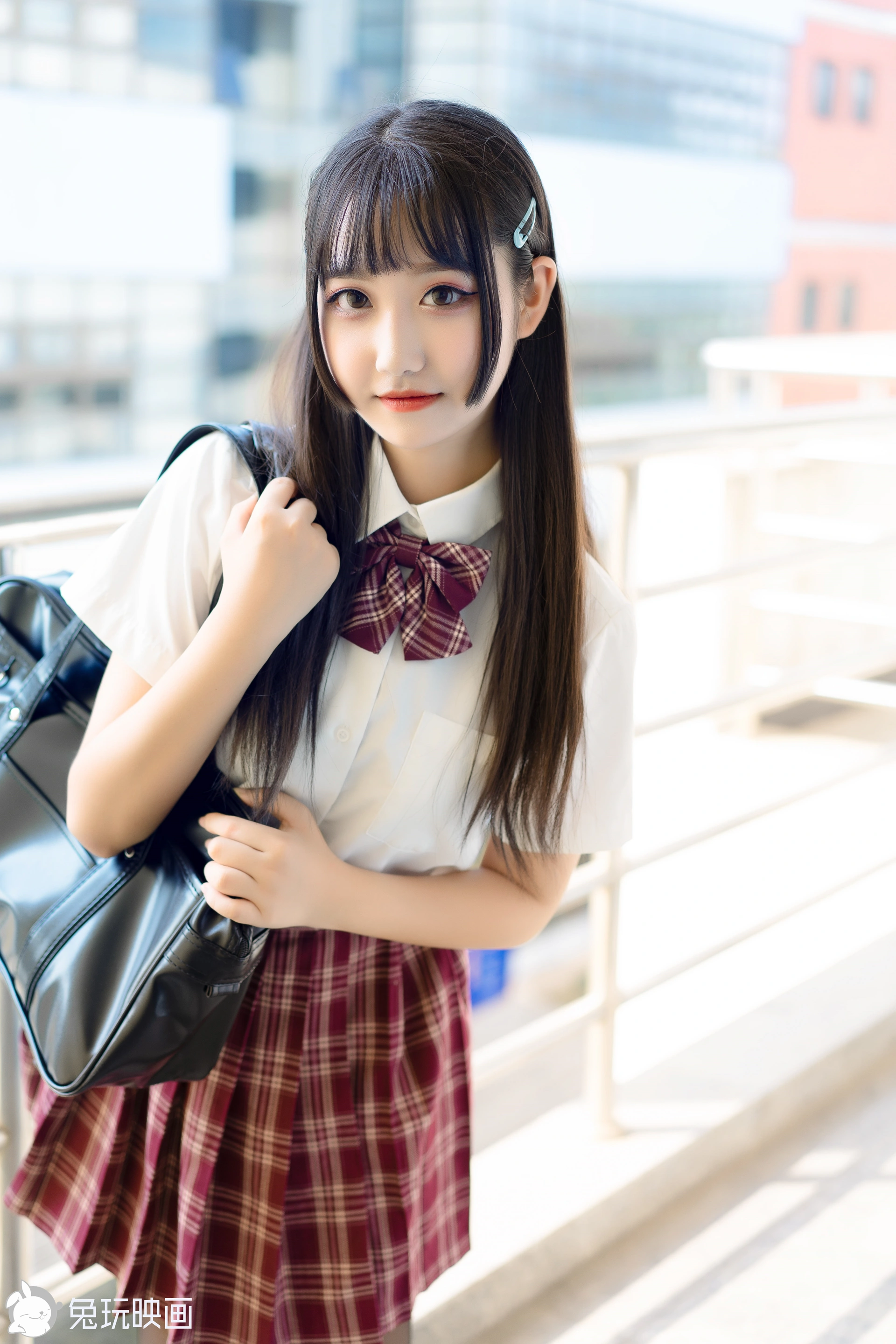 C28.003 超甜的制服学妹 [44P-348MB]