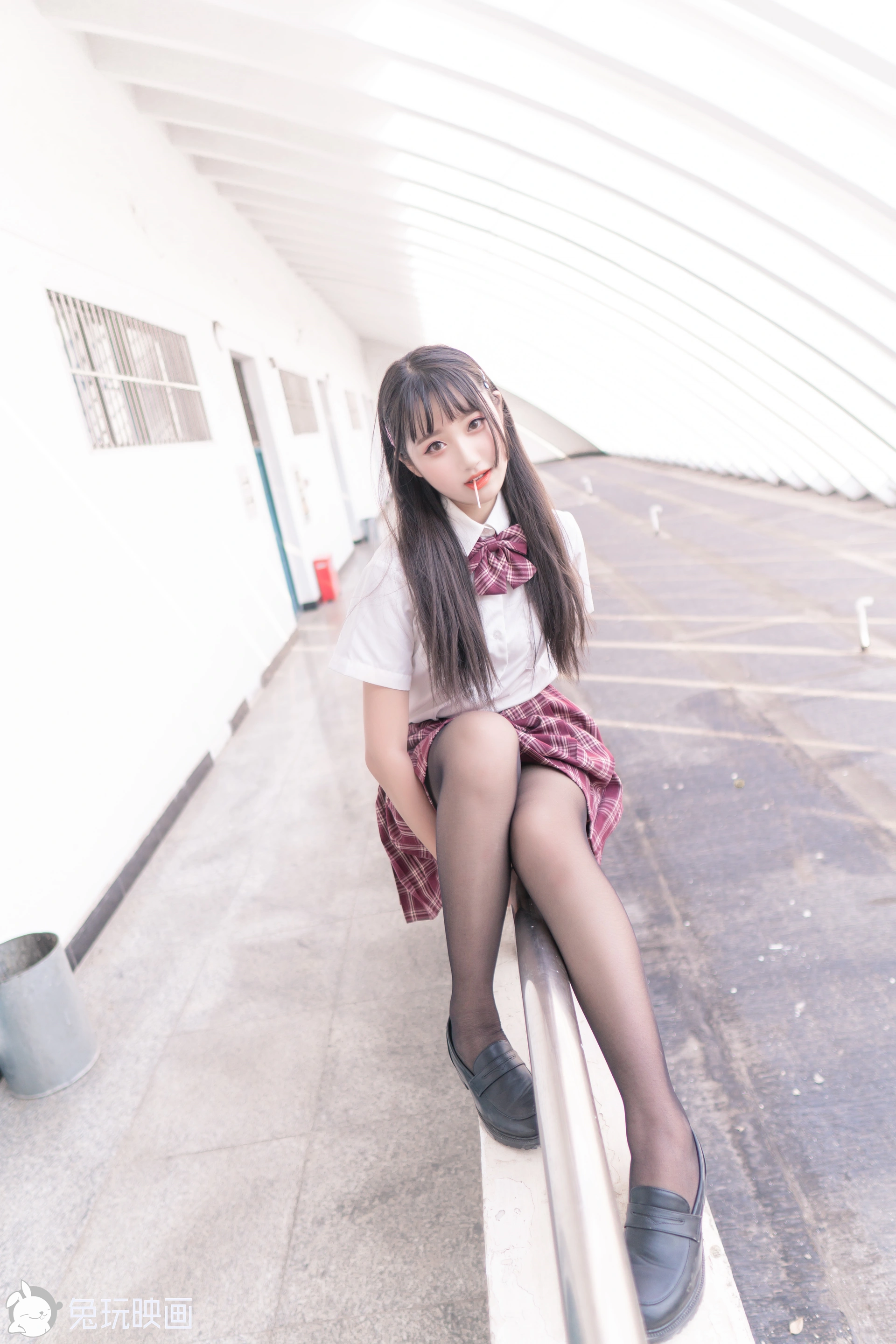 C28.003 超甜的制服学妹 [44P-348MB]