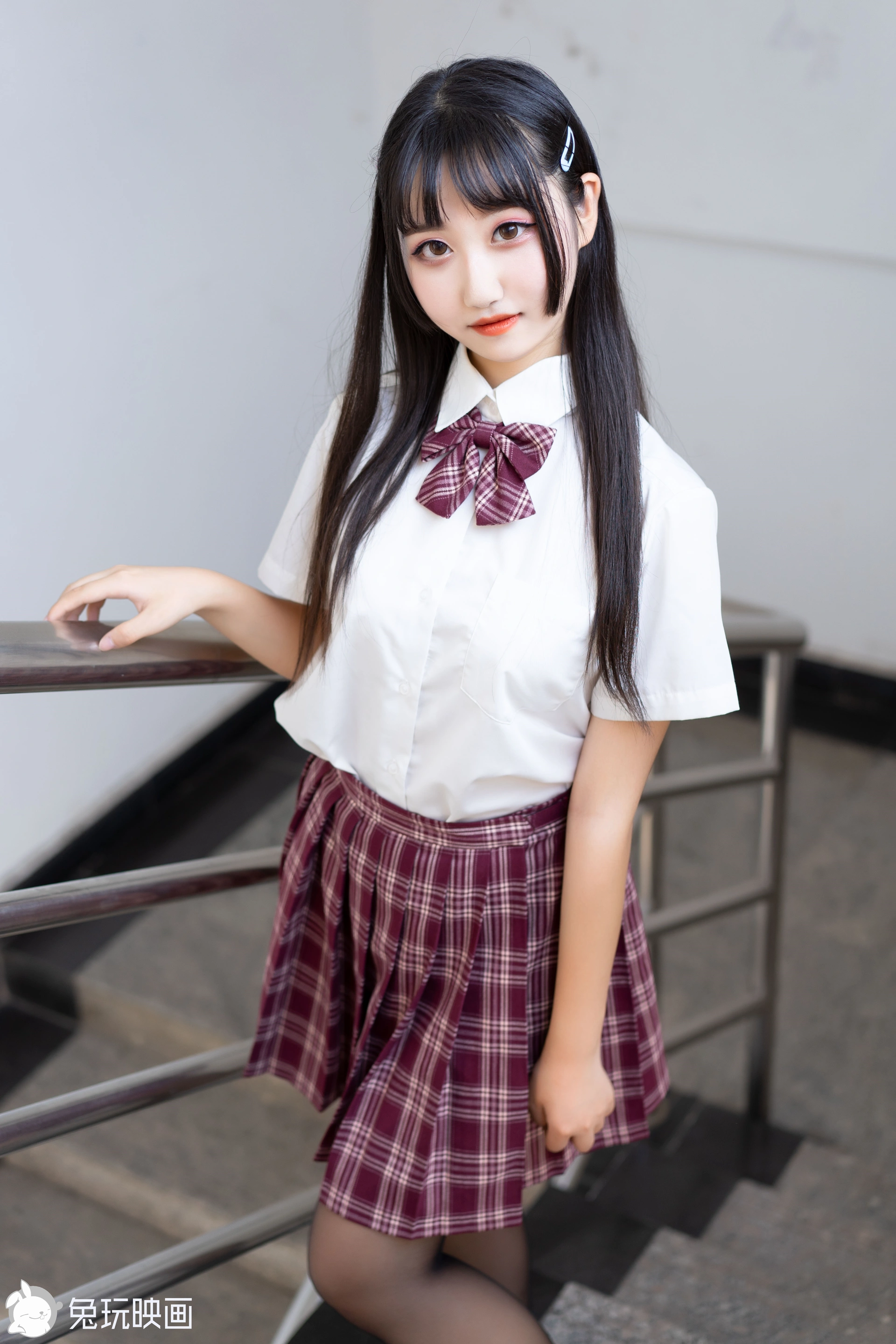 C28.003 超甜的制服学妹 [44P-348MB]