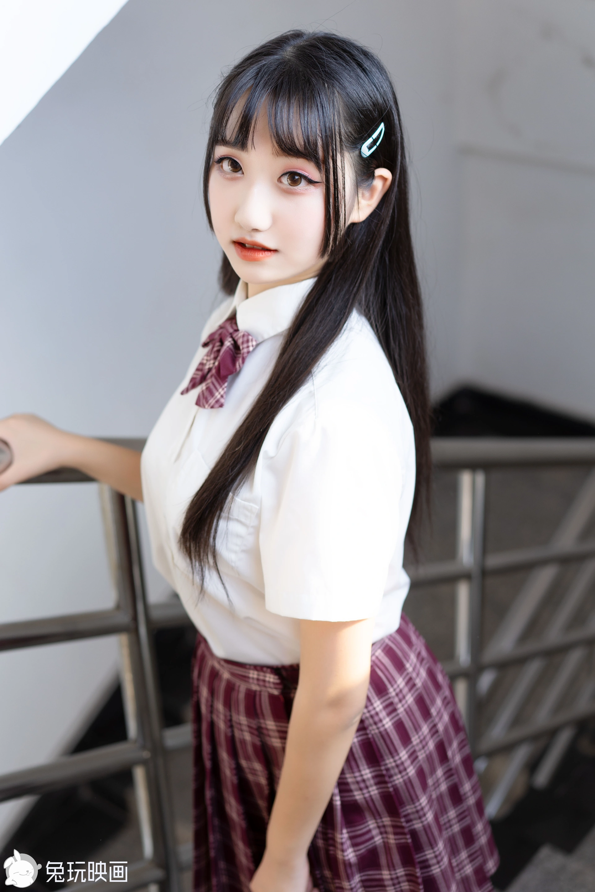 C28.003 超甜的制服学妹 [44P-348MB]