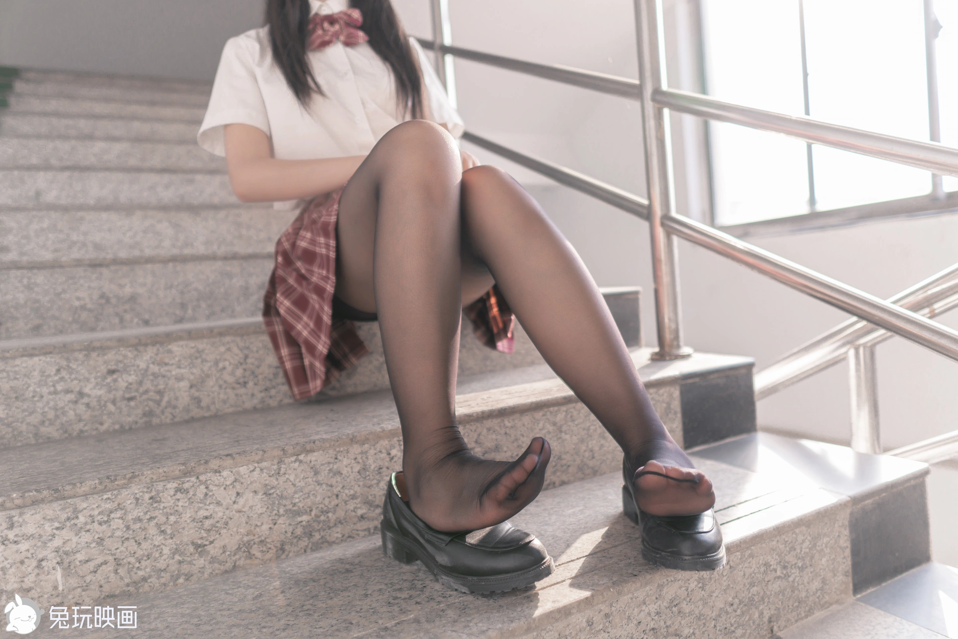 C28.003 超甜的制服学妹 [44P-348MB]