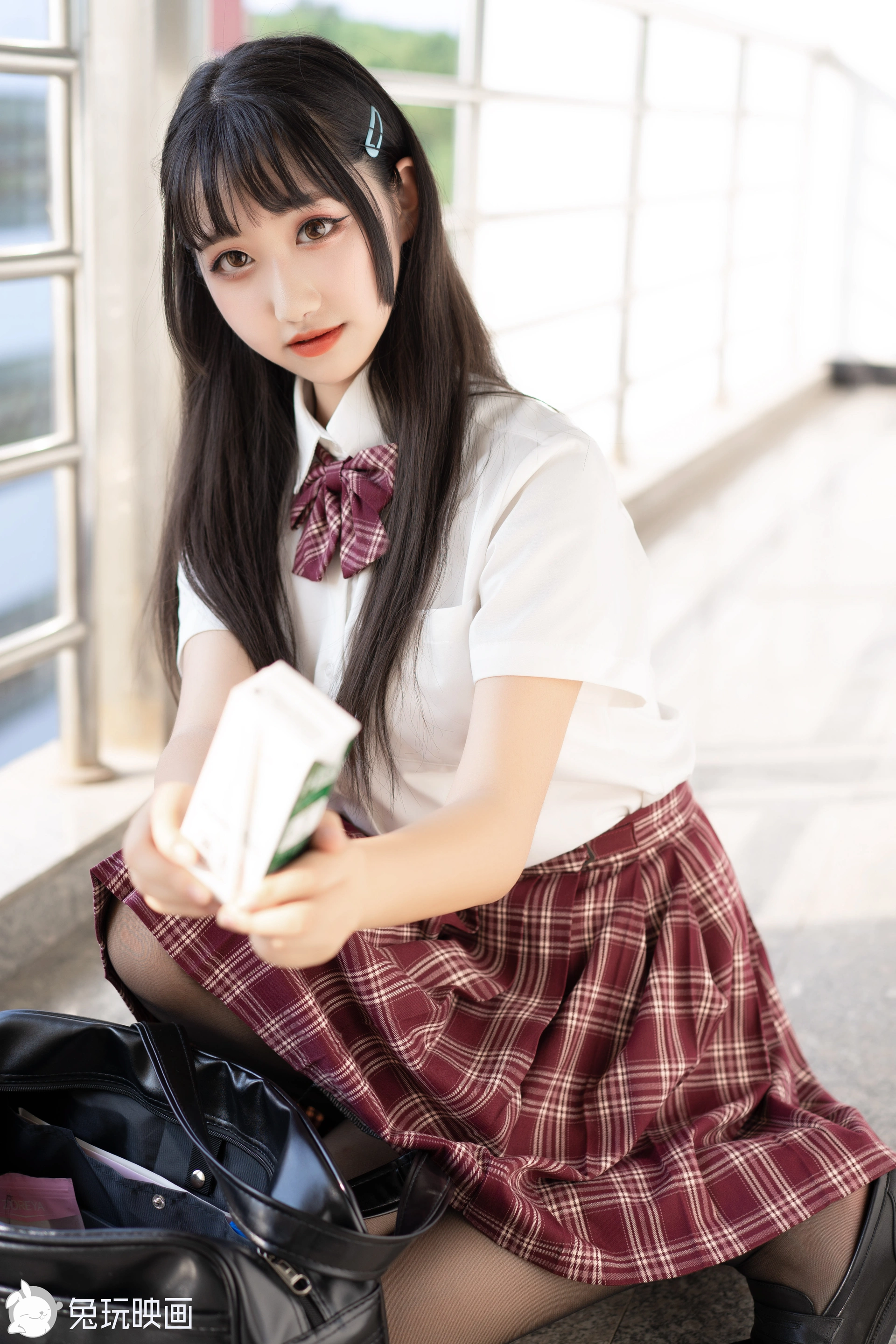 C28.003 超甜的制服学妹 [44P-348MB]