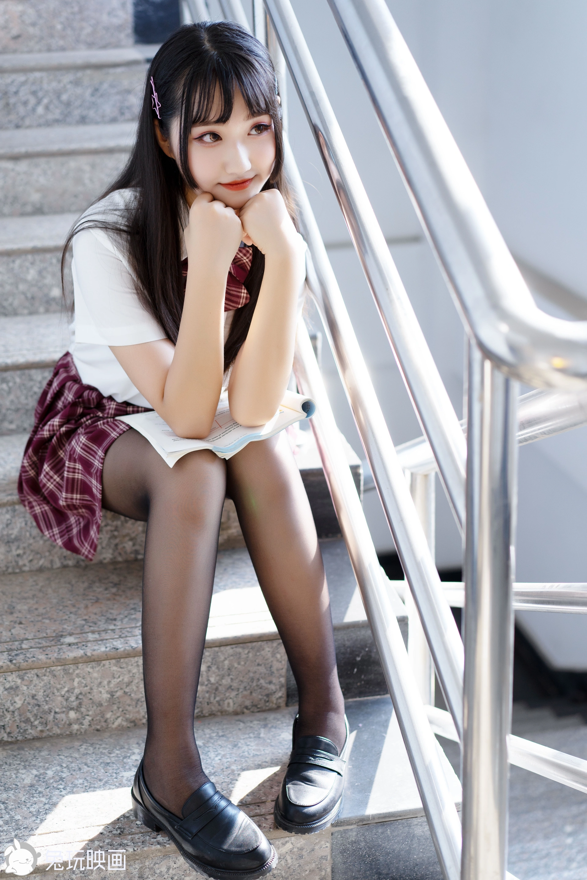 C28.003 超甜的制服学妹 [44P-348MB]