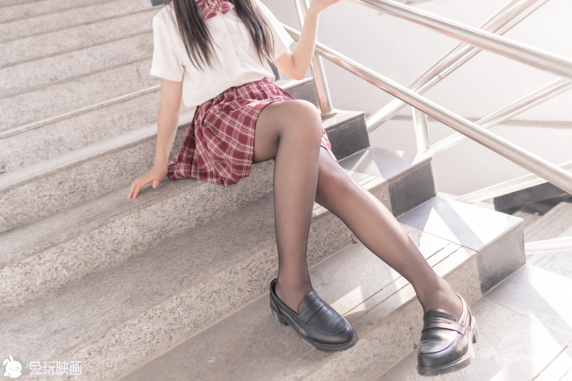 C28.003 超甜的制服学妹 [44P-348MB]