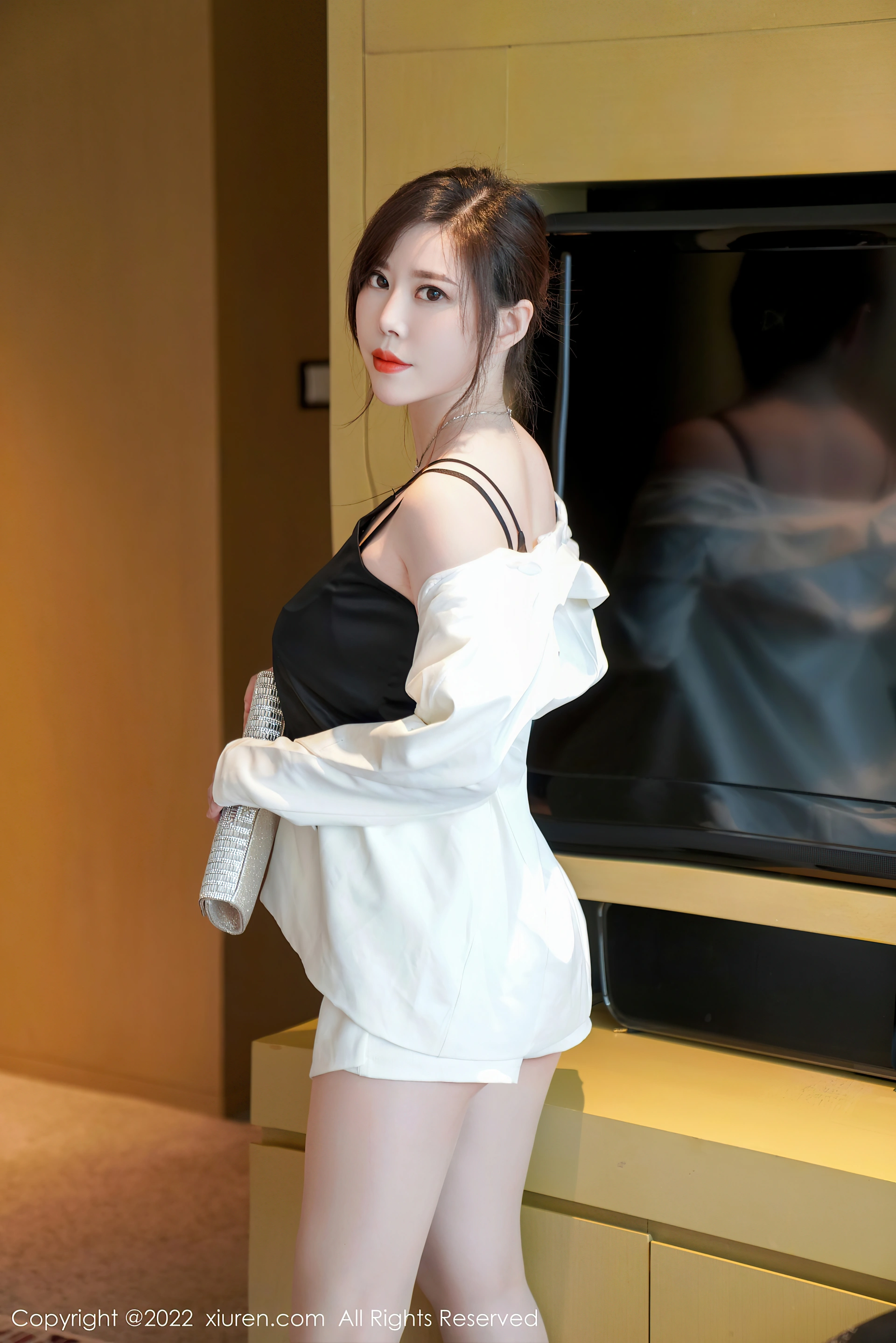 XiuRen秀人网 2022.04.19 No.4885 白茹雪 丝袜美臀 [71+1P725M]