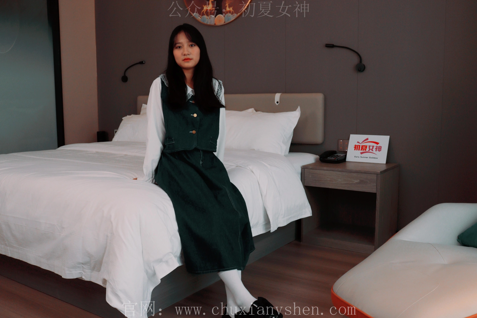初夏女神 NO.016 沙沙~牛仔M码长裙搭小黑皮鞋[112P-1V-5.26G]