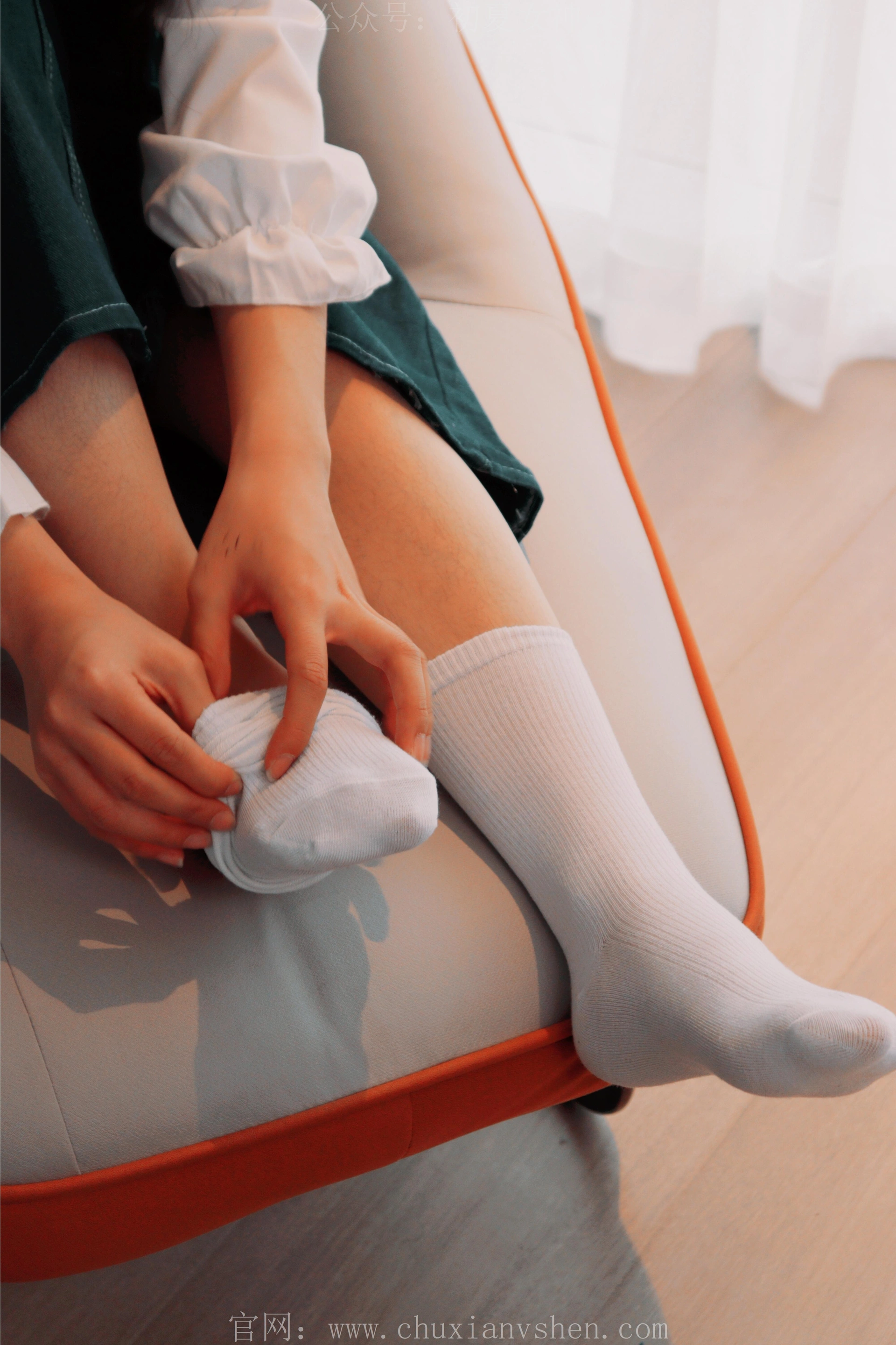 初夏女神 NO.016 沙沙~牛仔M码长裙搭小黑皮鞋[112P-1V-5.26G]