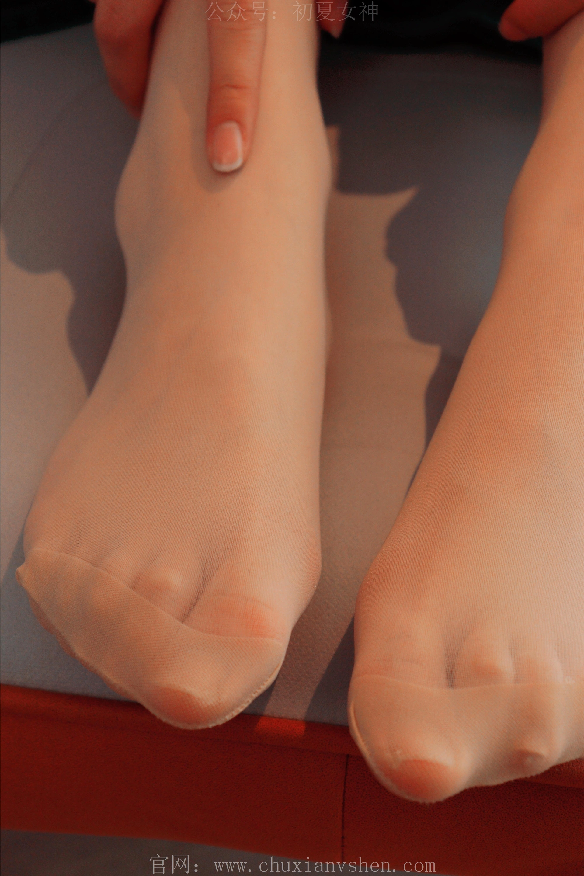 初夏女神 NO.016 沙沙~牛仔M码长裙搭小黑皮鞋[112P-1V-5.26G]