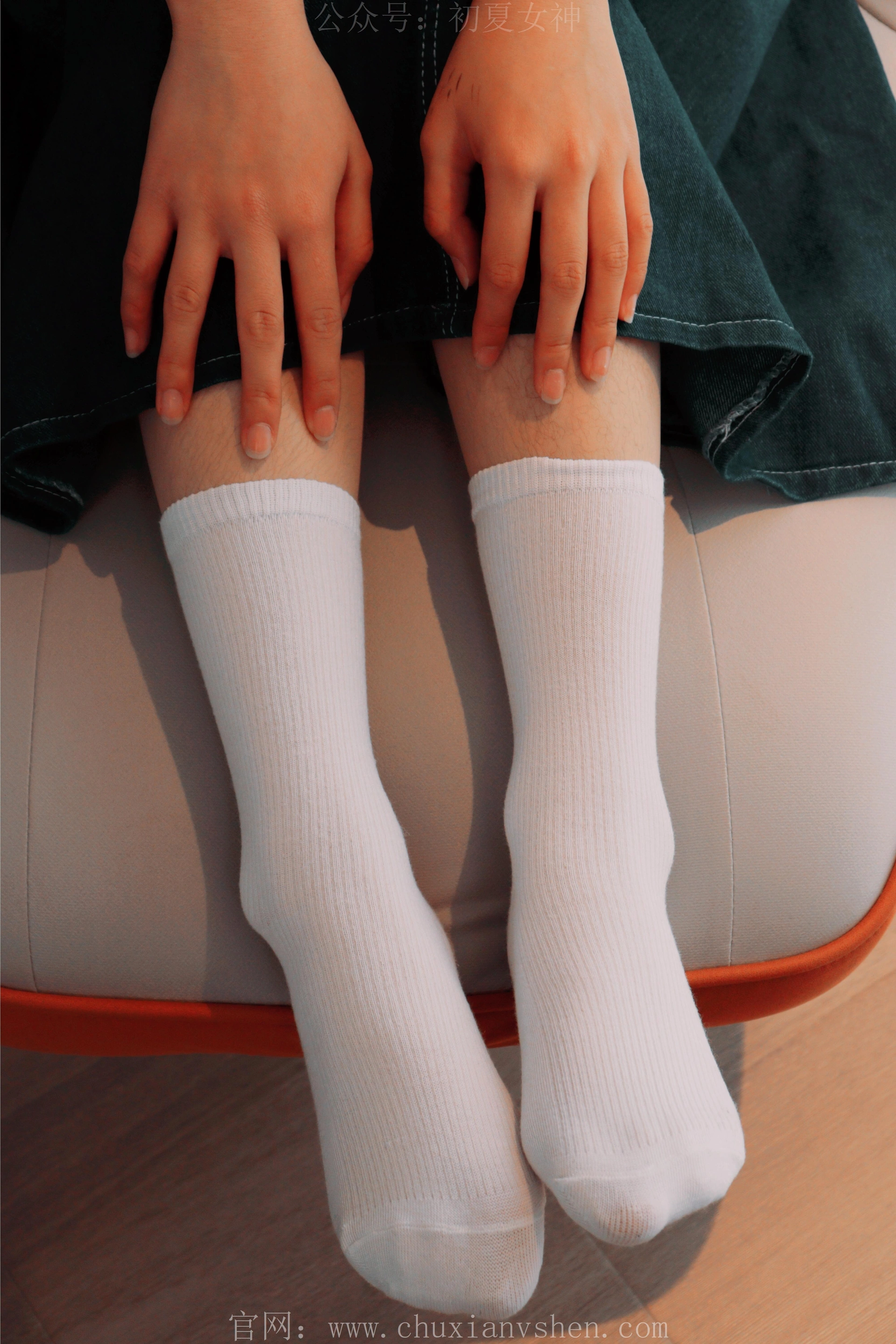 初夏女神 NO.016 沙沙~牛仔M码长裙搭小黑皮鞋[112P-1V-5.26G]