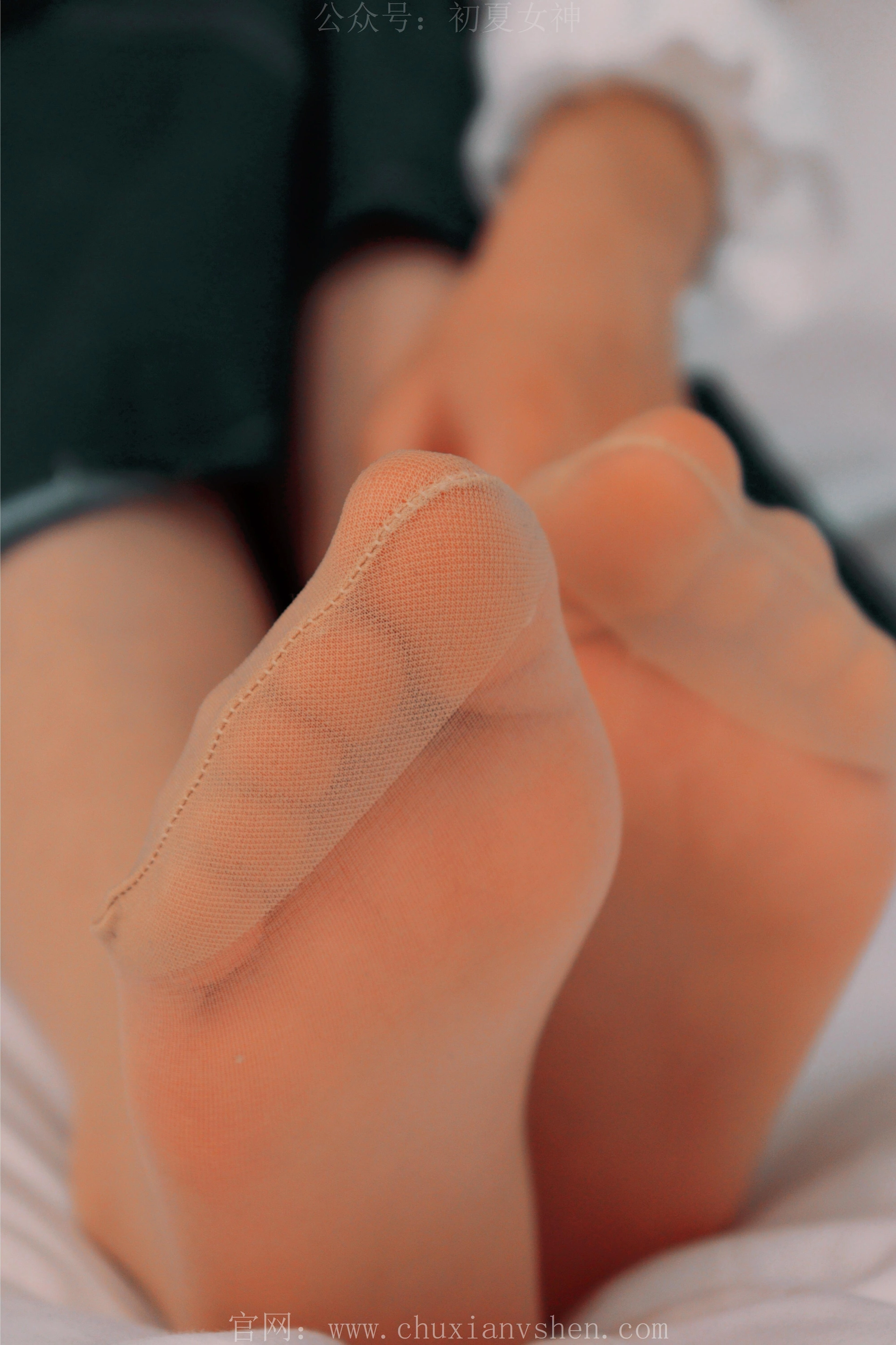 初夏女神 NO.016 沙沙~牛仔M码长裙搭小黑皮鞋[112P-1V-5.26G]