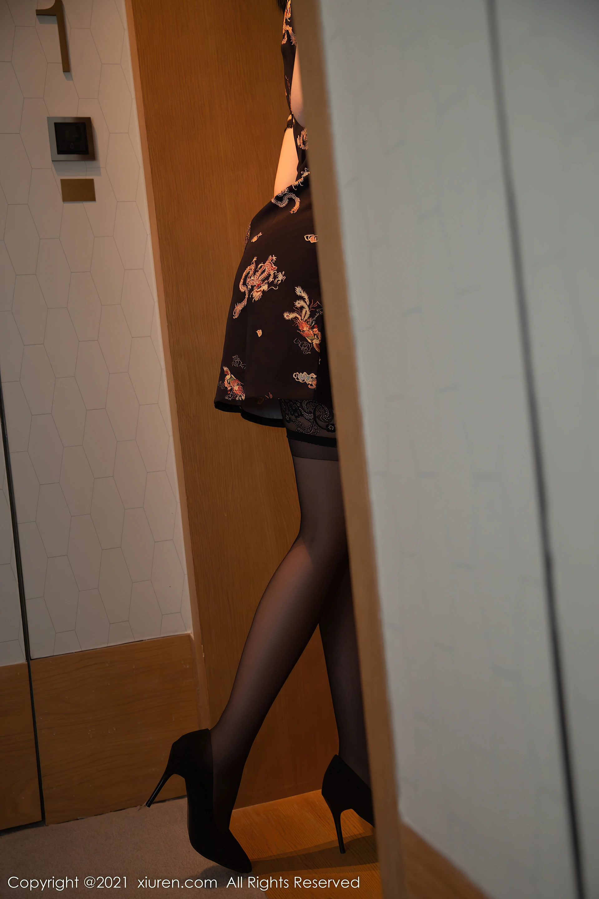 XiuRen秀人网 2021.12.14 No.4334 一颗甜蛋黄a 黑丝美腿[80+1P 763MB]