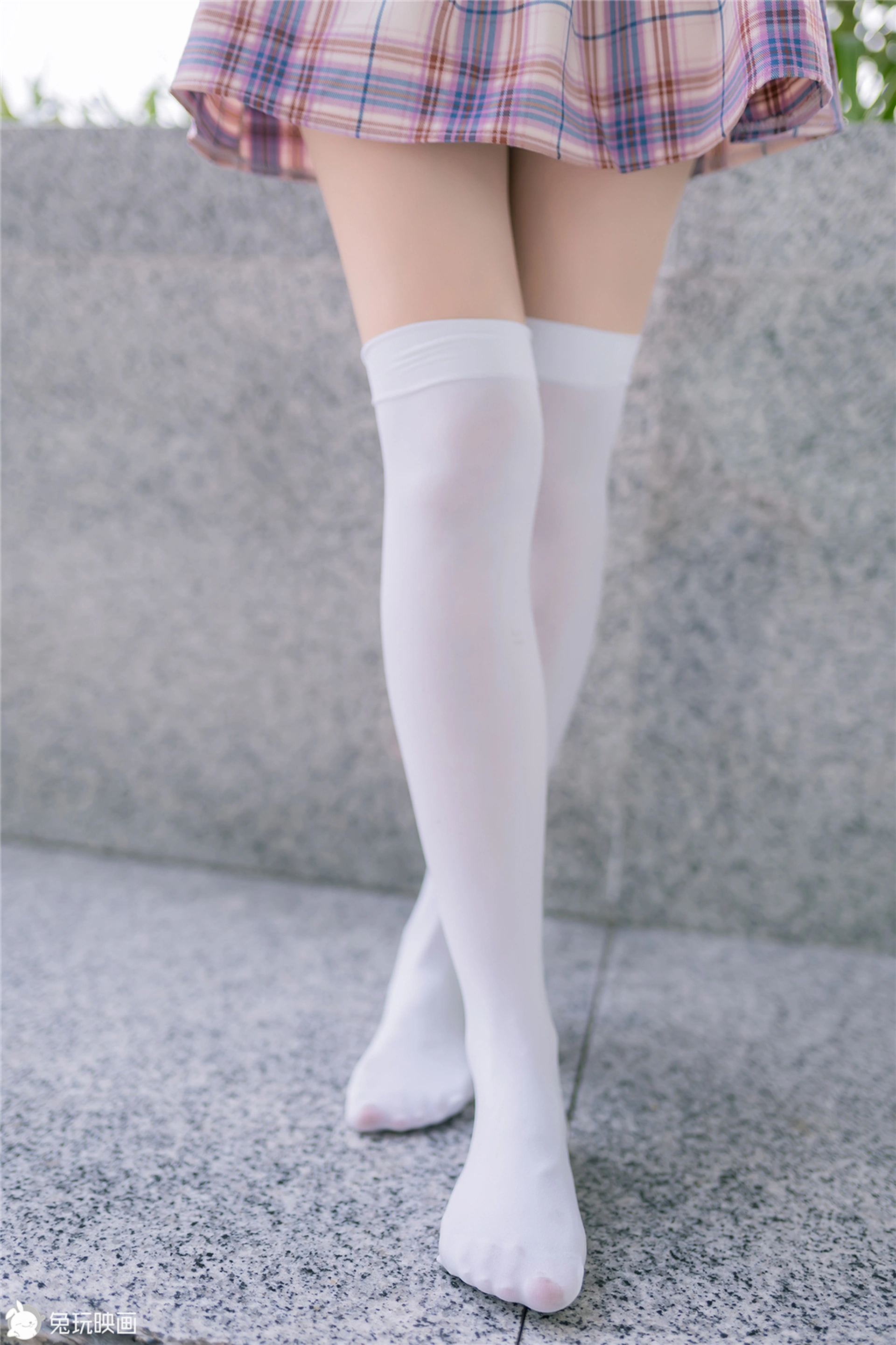 C18.008 紫红色格裙 [40P-39MB]