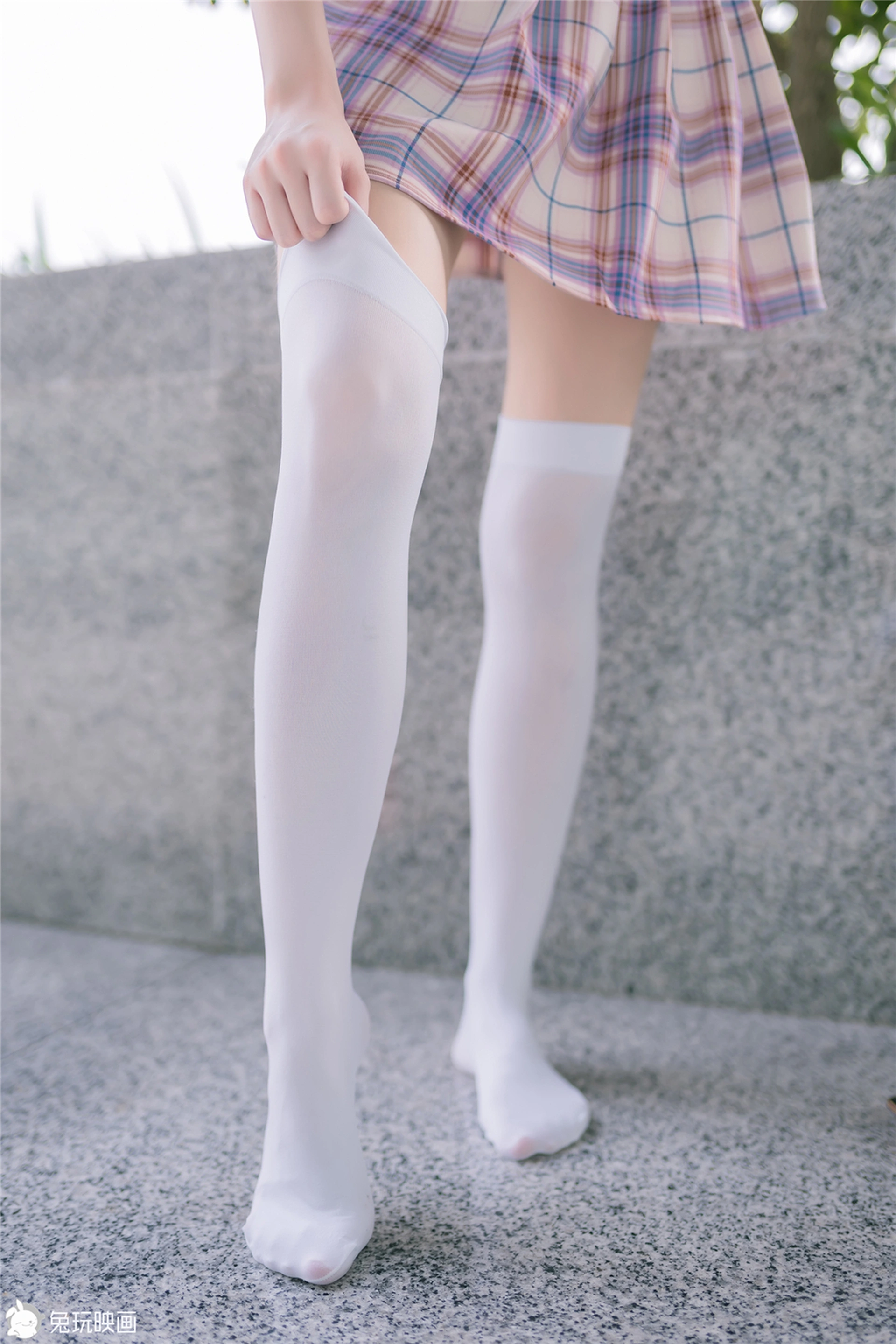 C18.008 紫红色格裙 [40P-39MB]