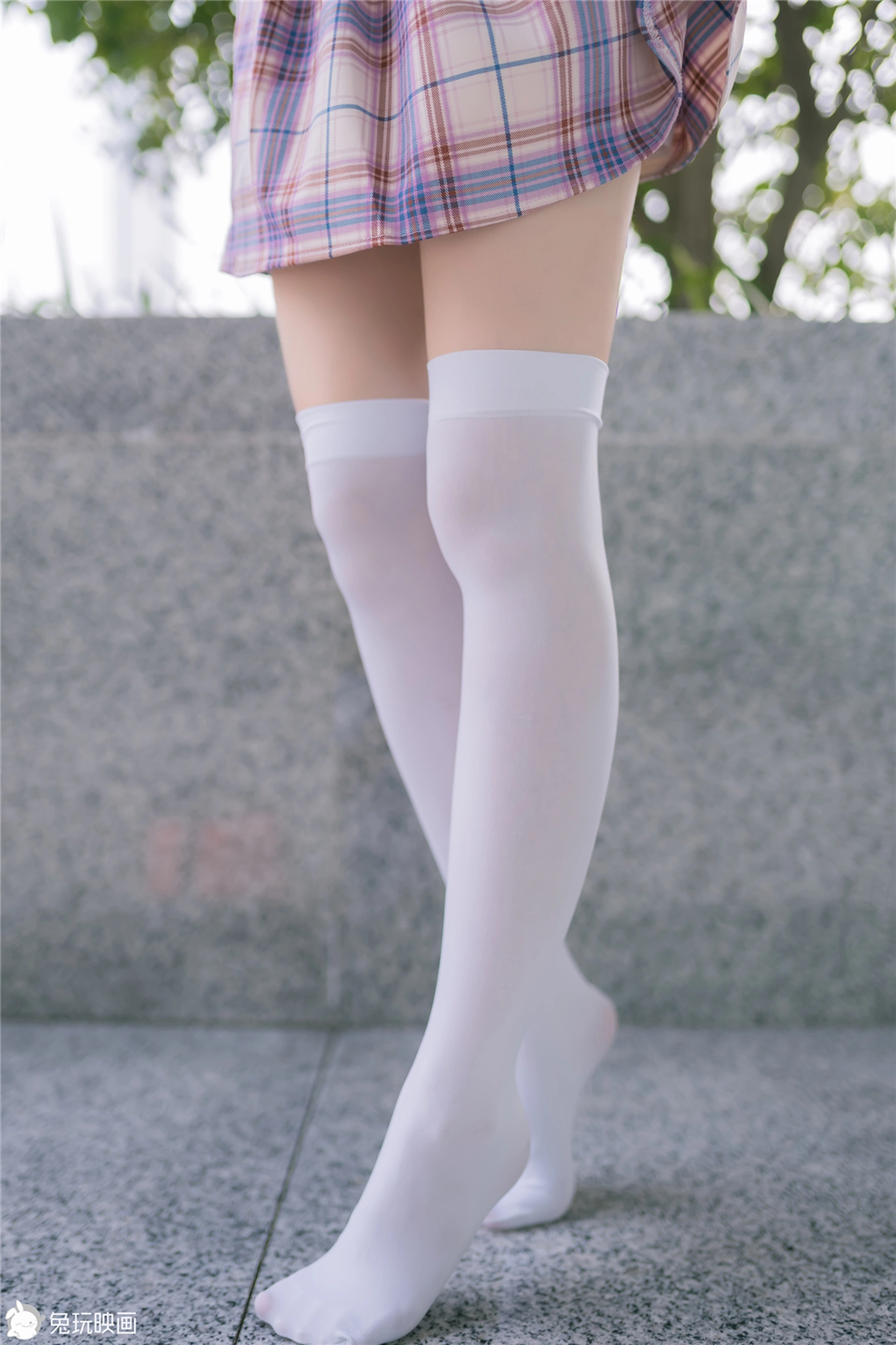 C18.008 紫红色格裙 [40P-39MB]