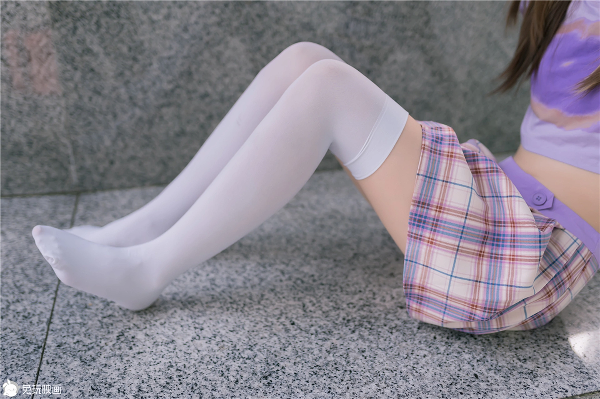C18.008 紫红色格裙 [40P-39MB]