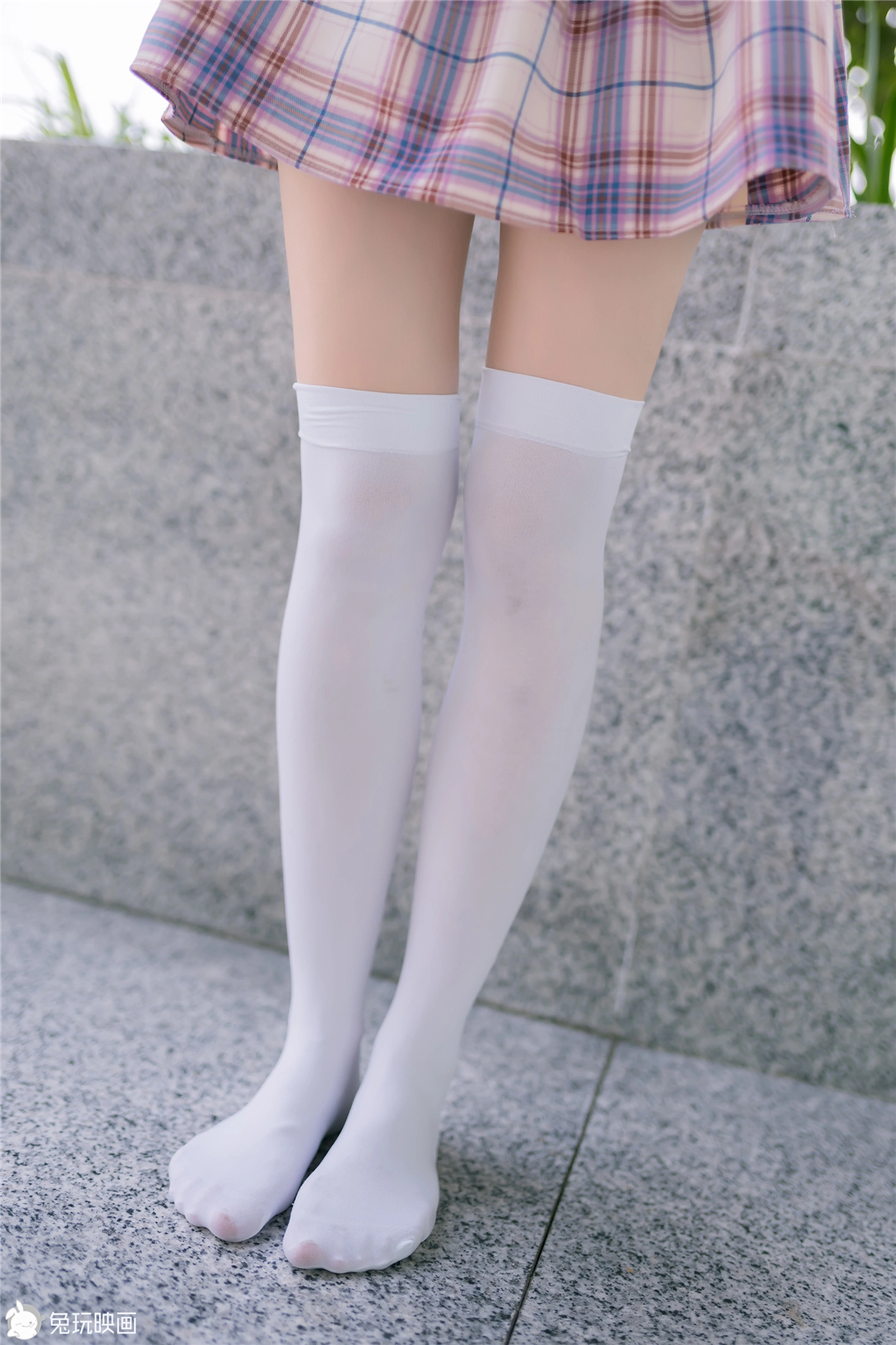 C18.008 紫红色格裙 [40P-39MB]