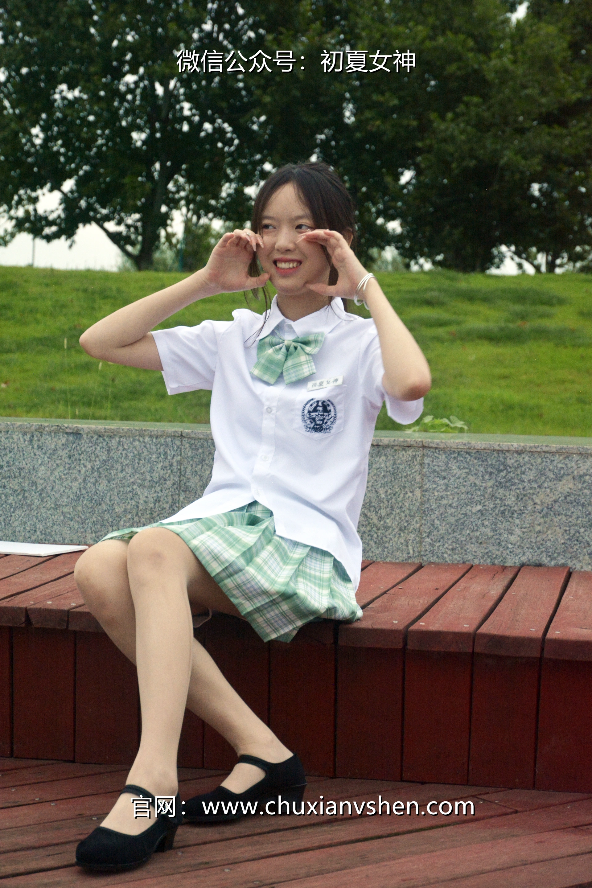 初夏女神 NO.029 情情 绿色JK套[72P+1V／5.02GB]