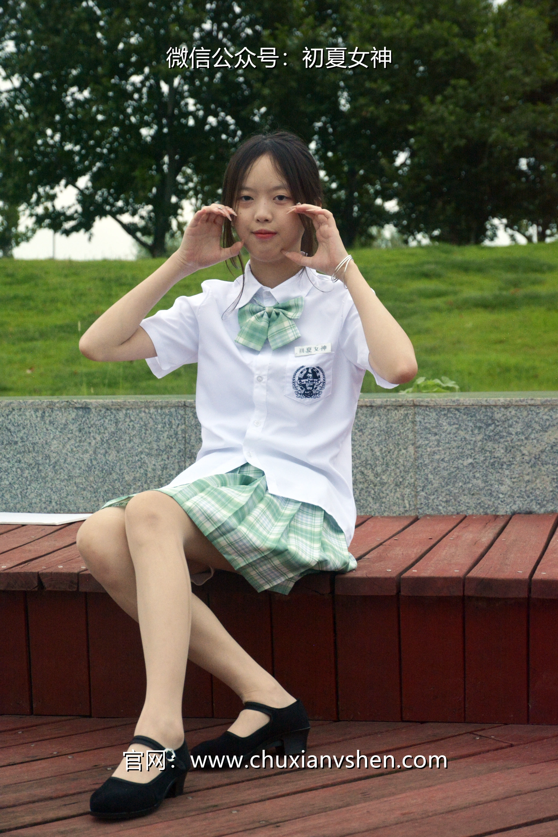 初夏女神 NO.029 情情 绿色JK套[72P+1V／5.02GB]