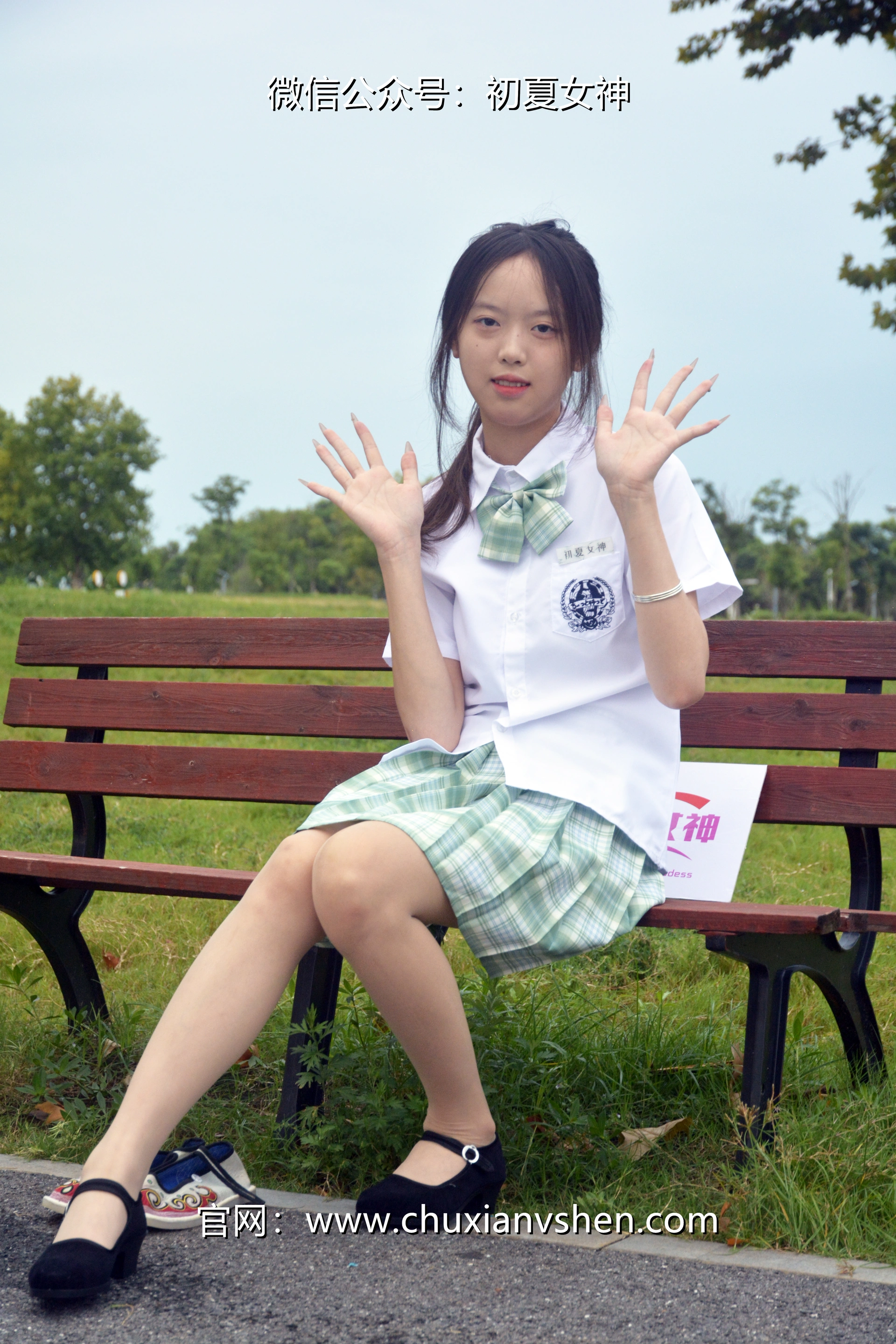 初夏女神 NO.029 情情 绿色JK套[72P+1V／5.02GB]