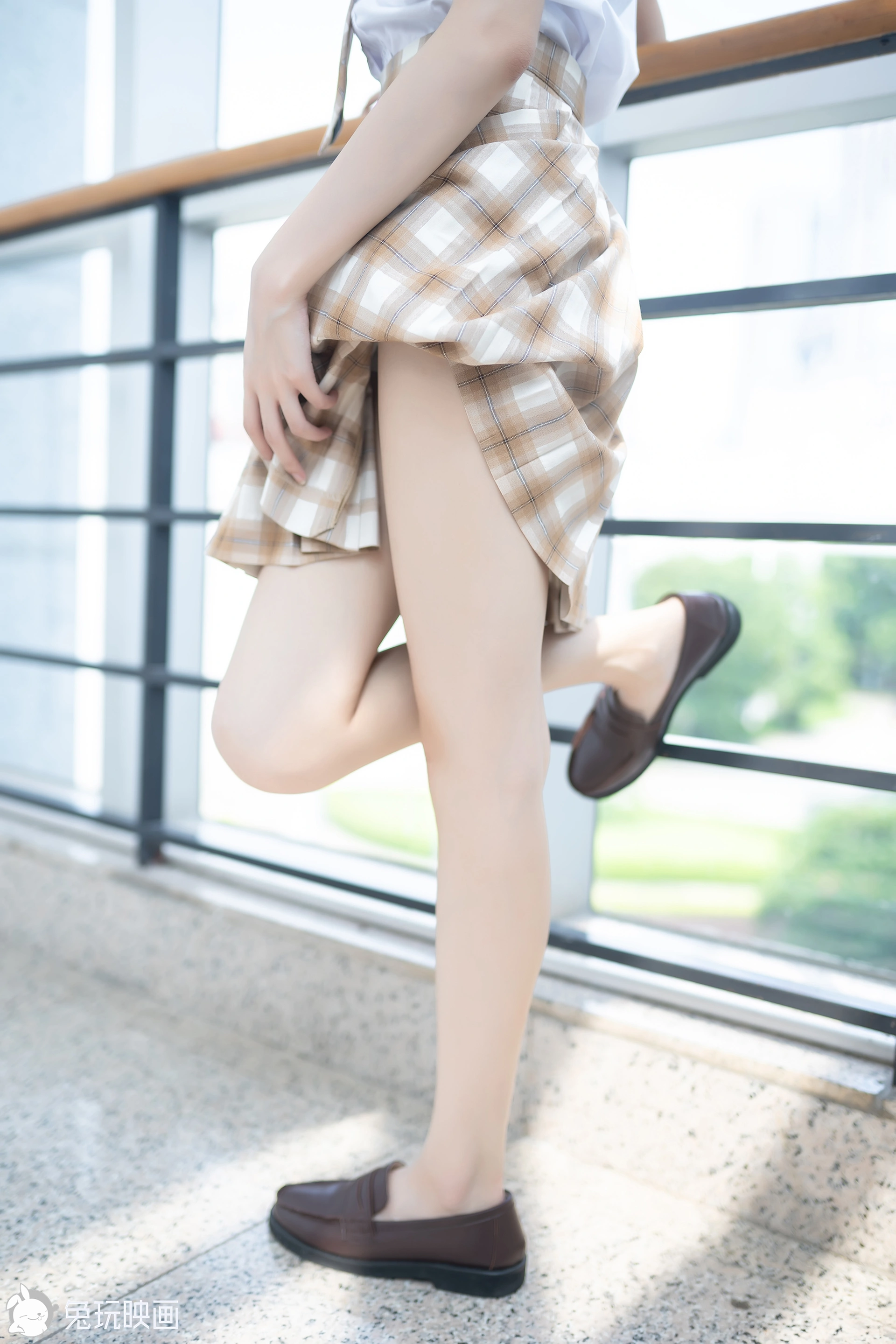C17.001 超级细的小细腿 [38P-95MB]